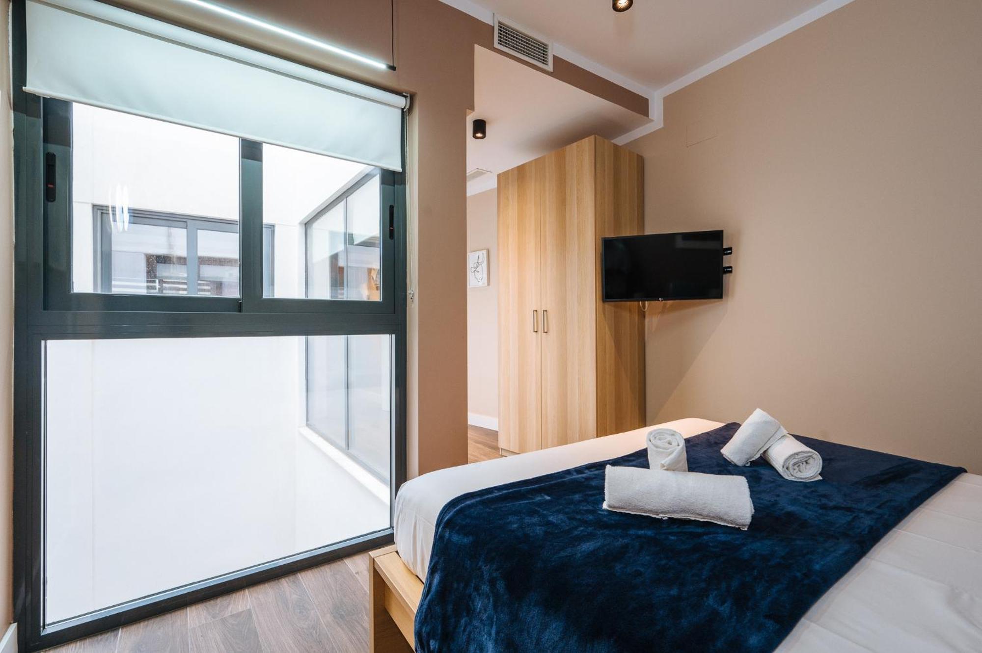 Elegant Duplex 3 Master Bedrooms And Private Apartment *