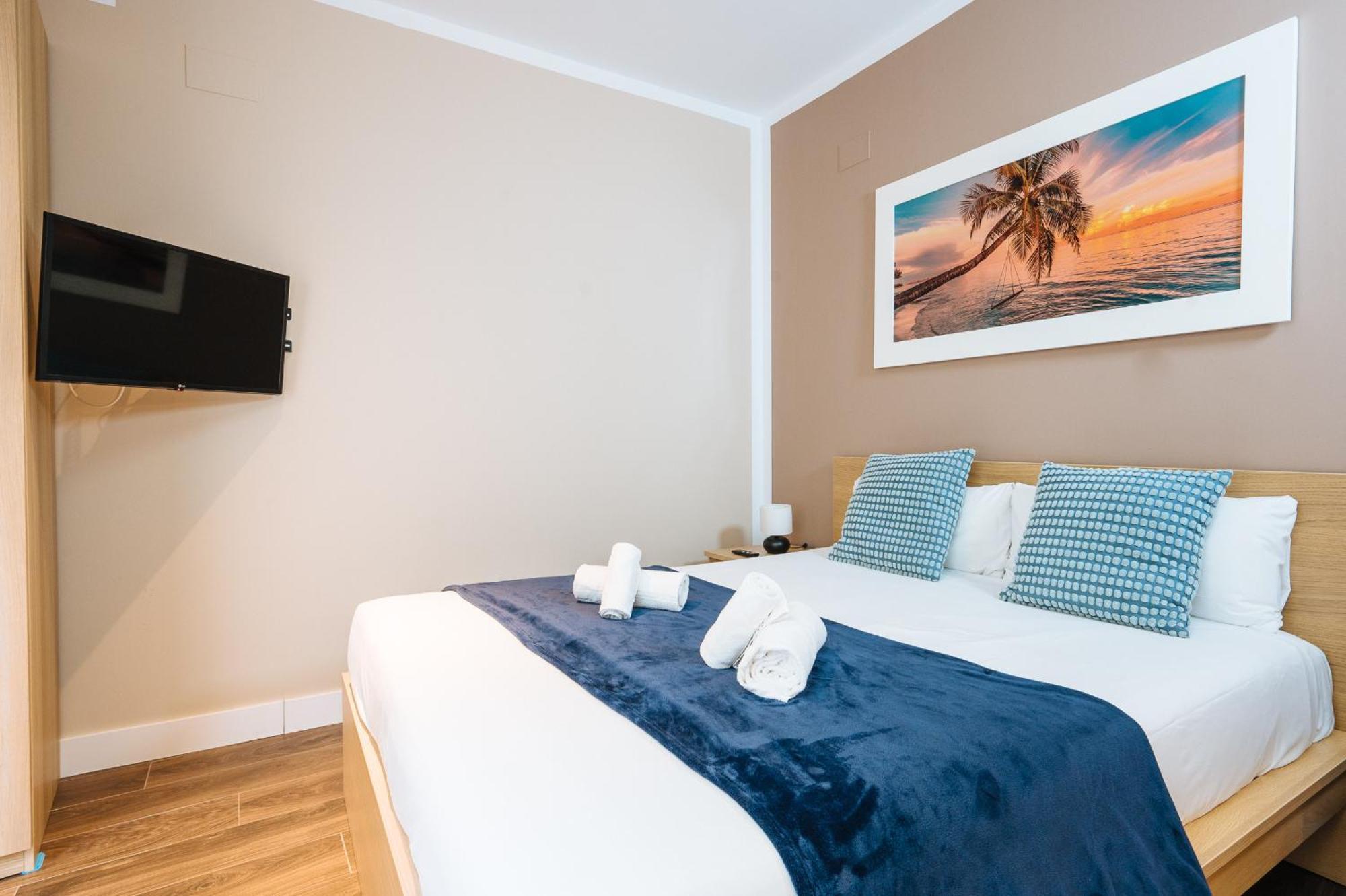 Apartment Elegant Duplex 3 Master Bedrooms And Private Seville