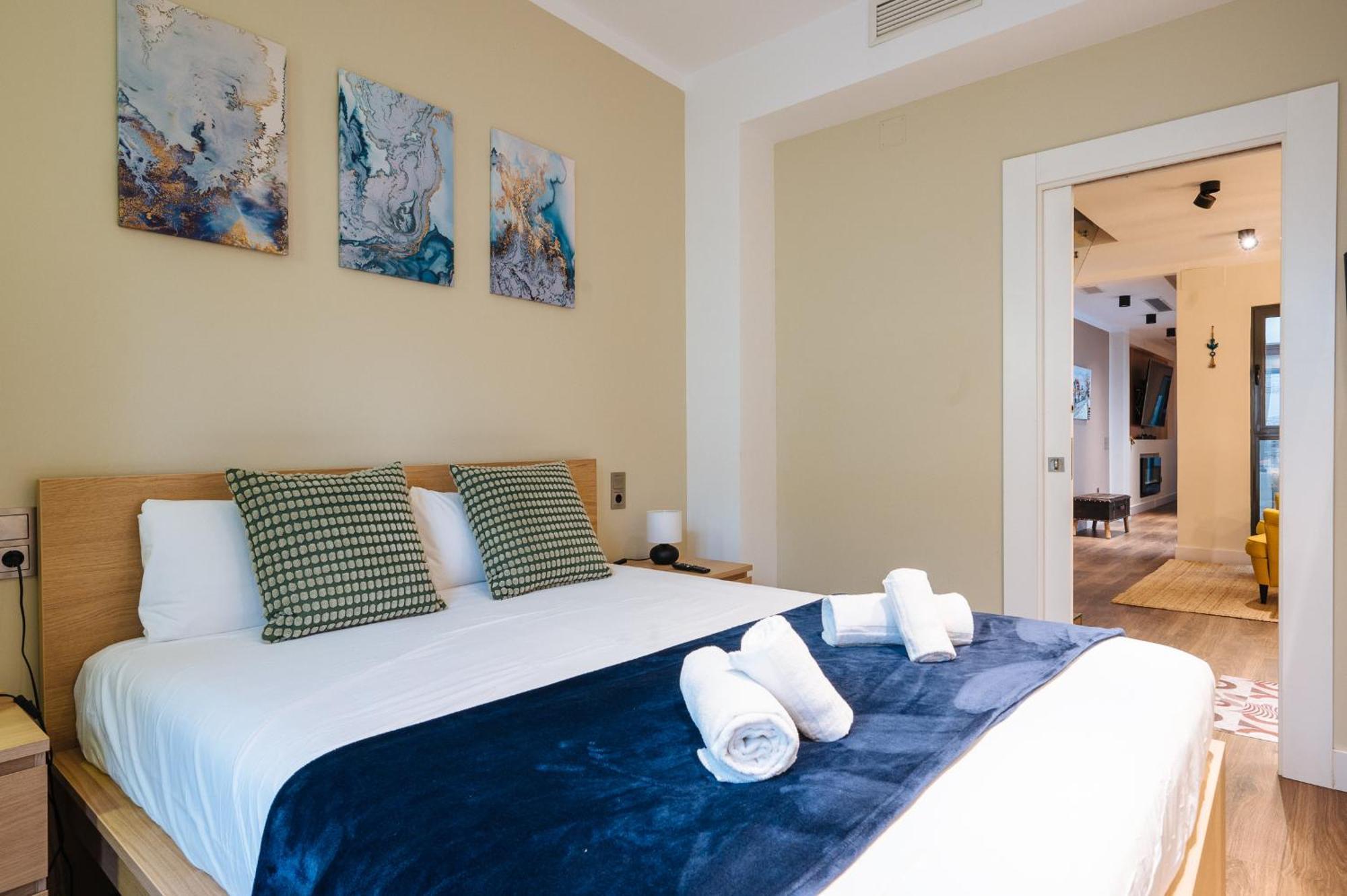 Elegant Duplex 3 Master Bedrooms And Private Apartment