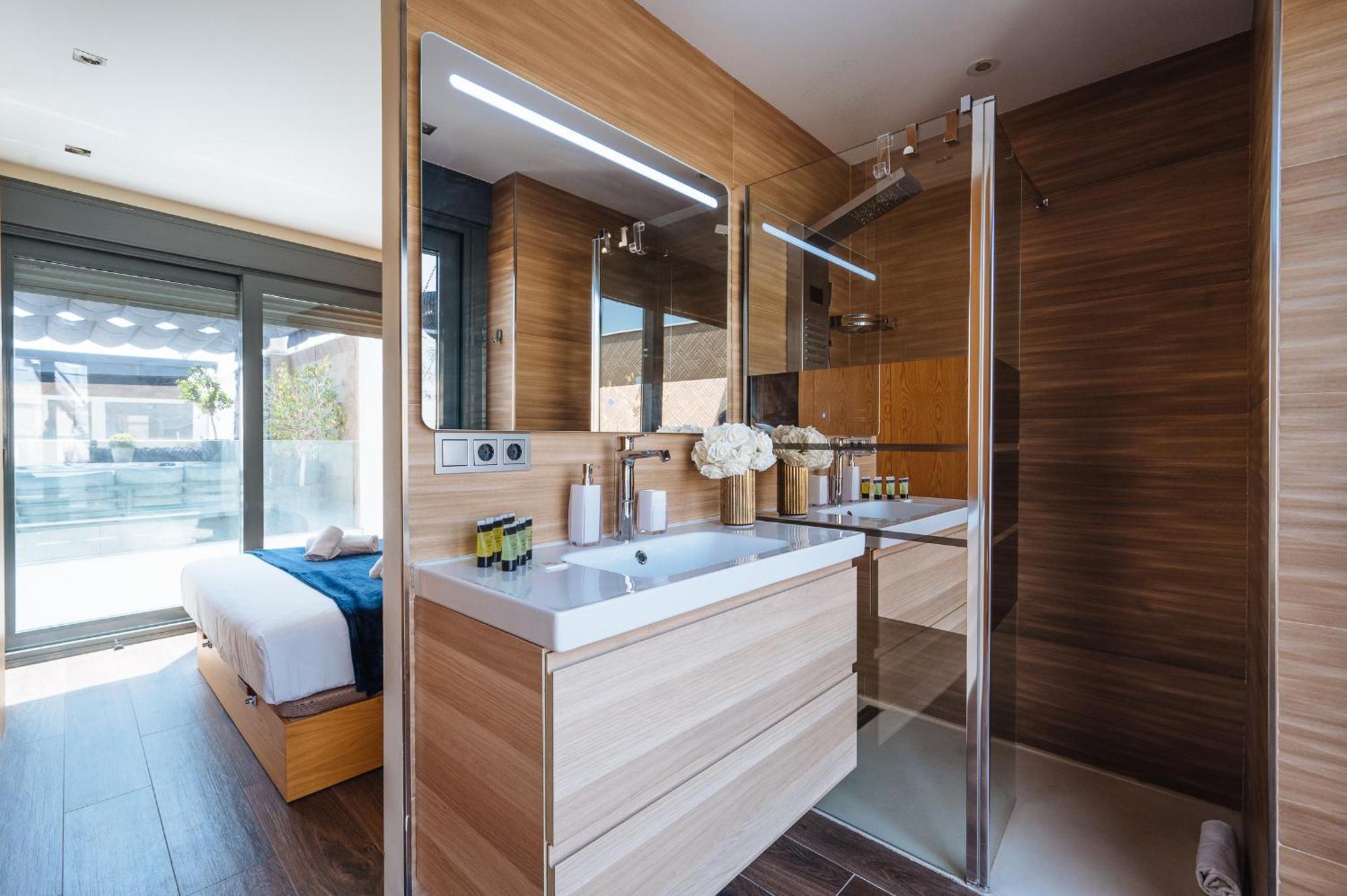 Apartment Elegant Duplex 3 Master Bedrooms And Private