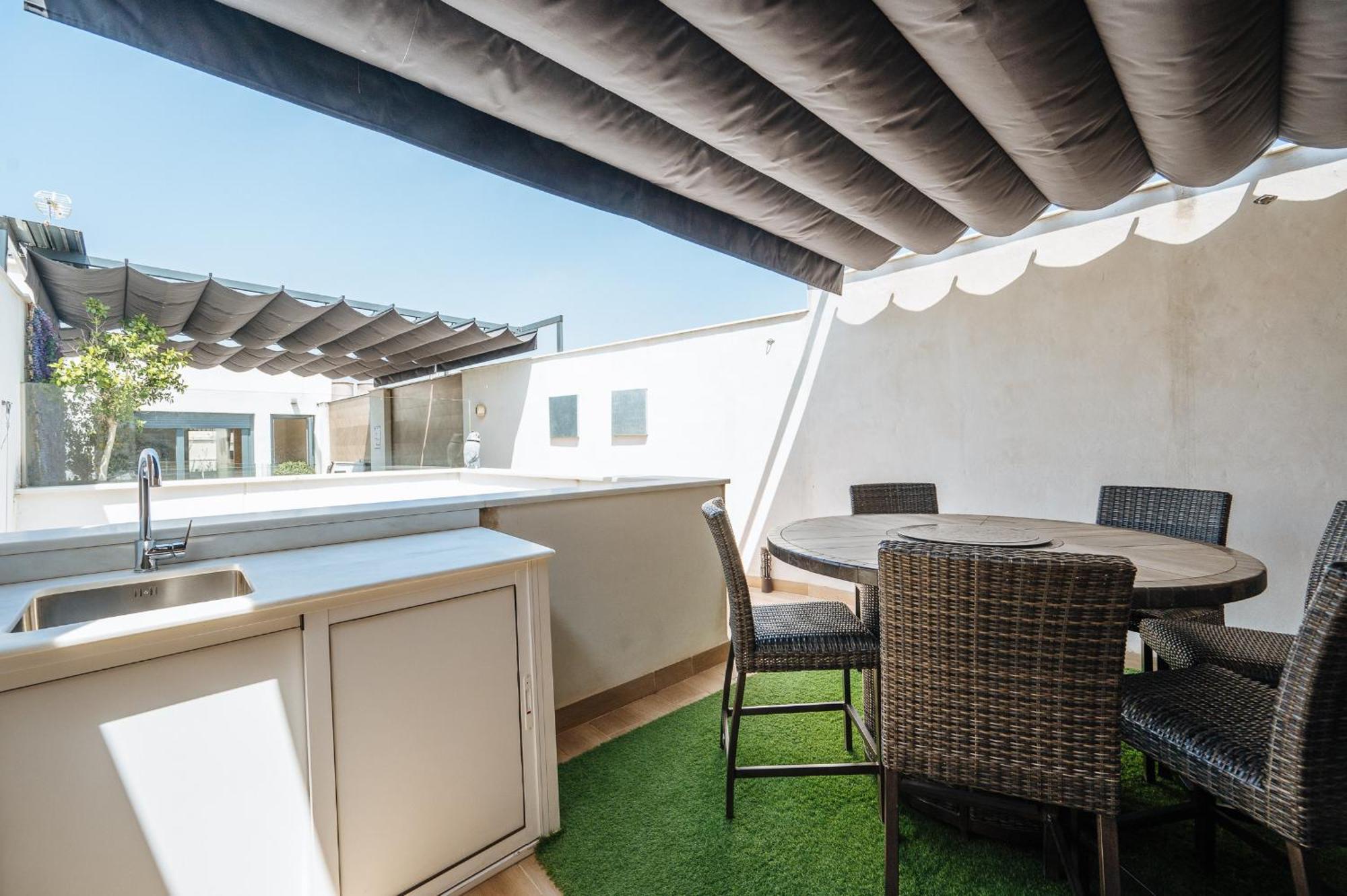 Elegant Duplex 3 Master Bedrooms And Private Apartment