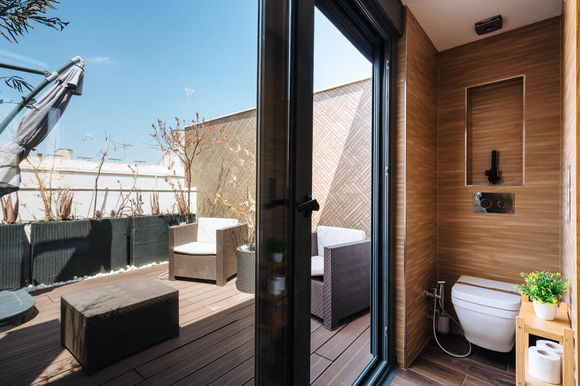 Elegant Duplex 3 Master Bedrooms And Private Apartment