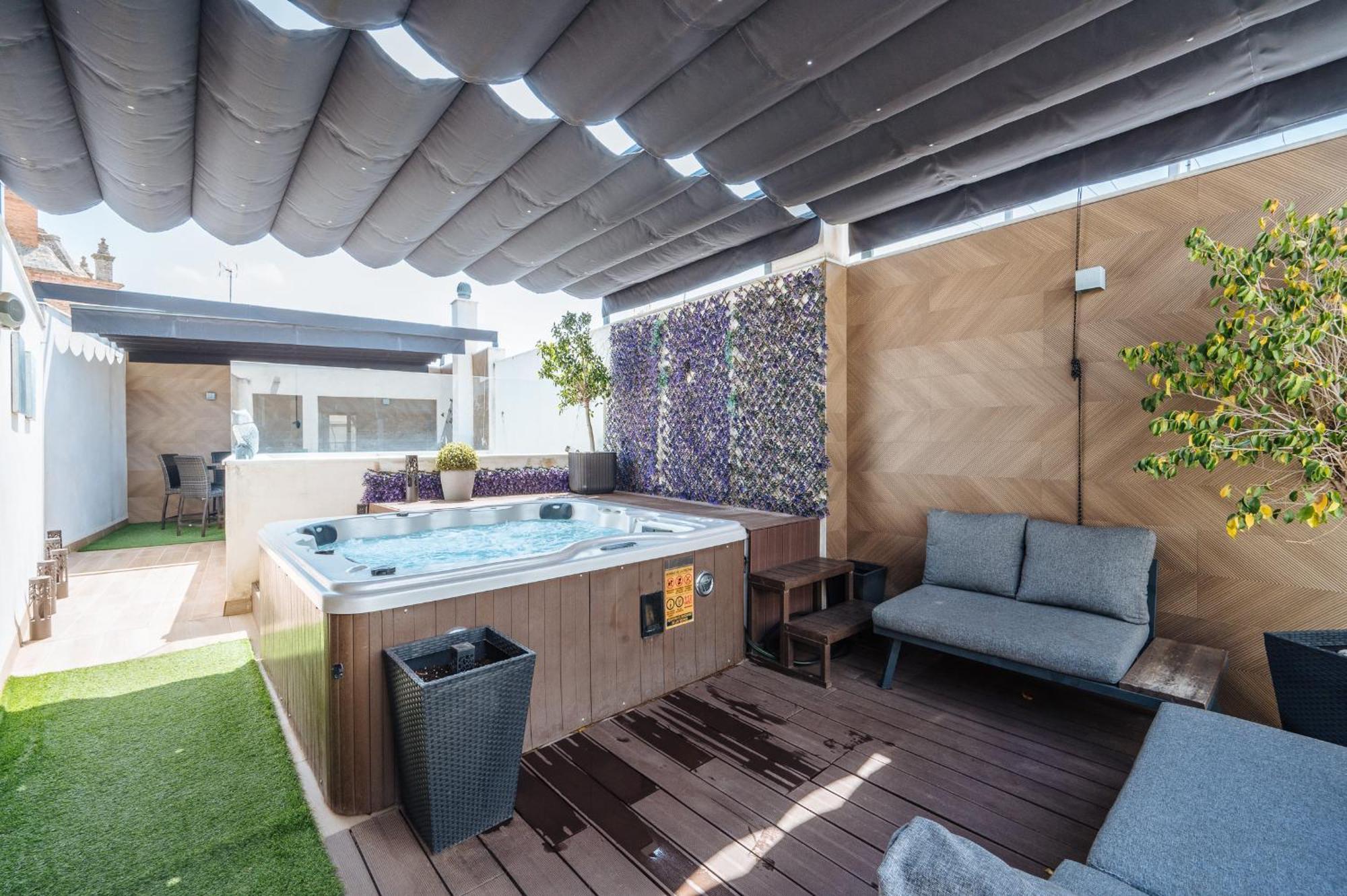 Elegant Duplex 3 Master Bedrooms And Private Apartment Seville