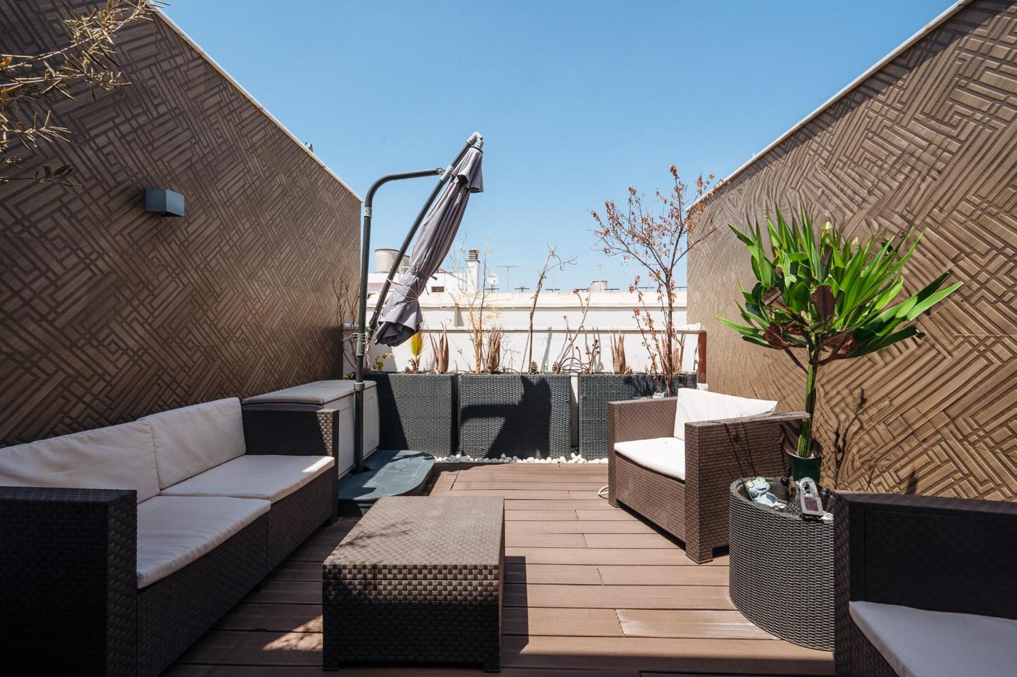 Elegant Duplex 3 Master Bedrooms And Private Apartment