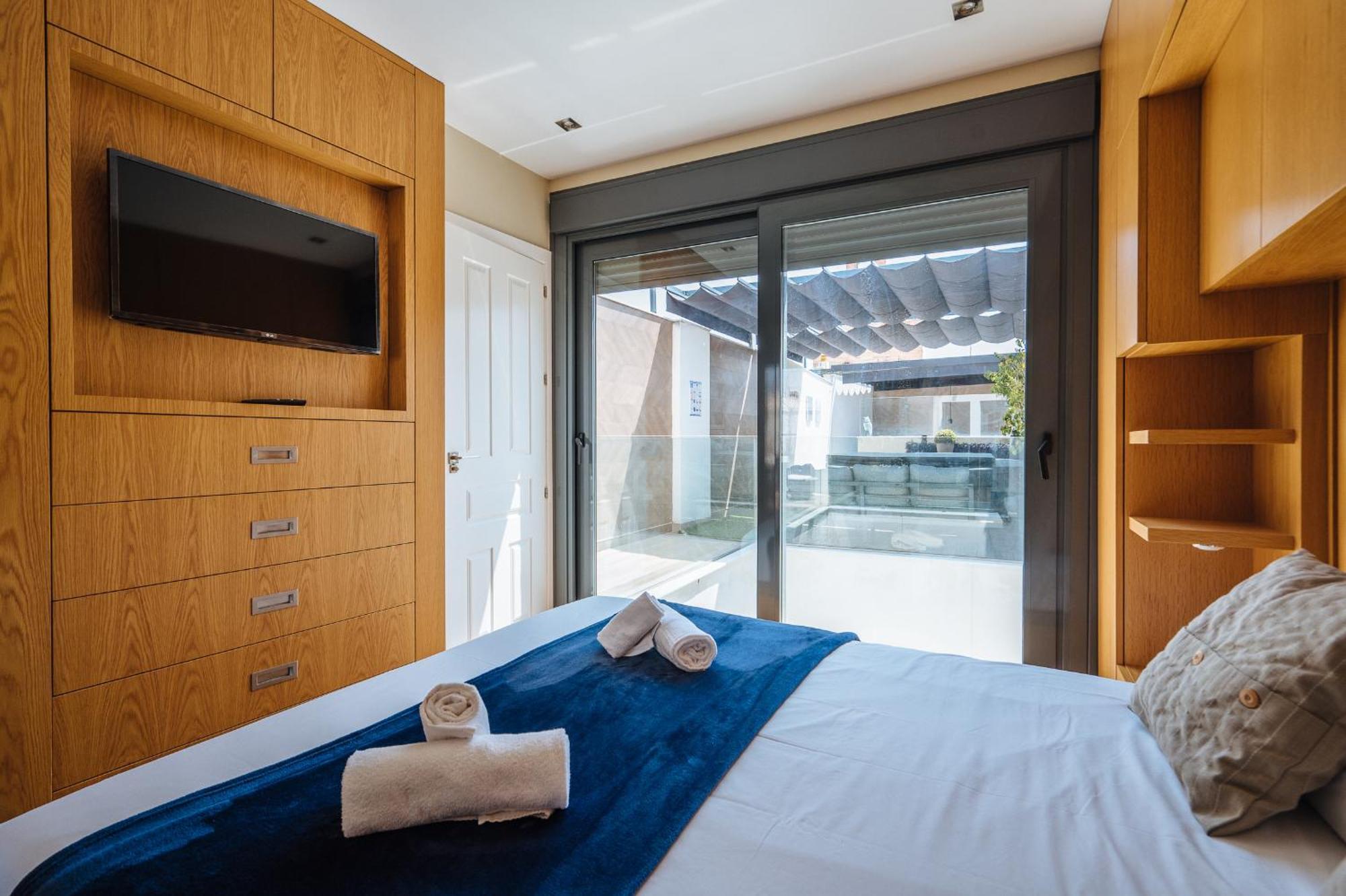 Apartment Elegant Duplex 3 Master Bedrooms And Private