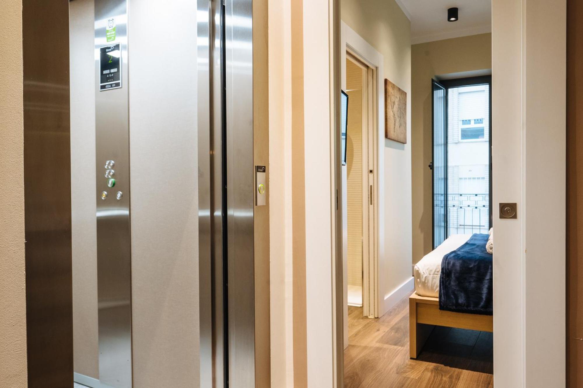 Elegant Duplex 3 Master Bedrooms And Private Seville
