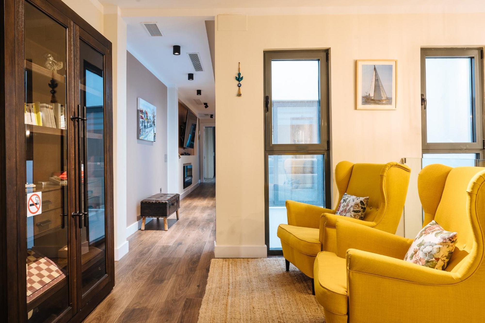 Elegant Duplex 3 Master Bedrooms And Private Apartment Seville