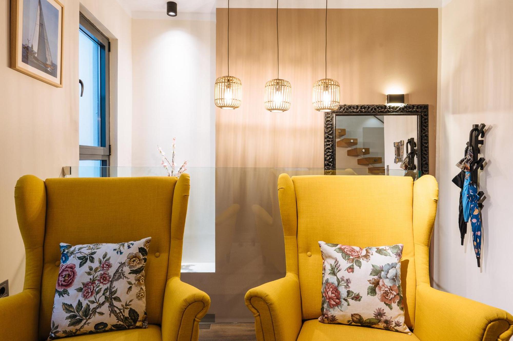 Elegant Duplex 3 Master Bedrooms And Private Seville