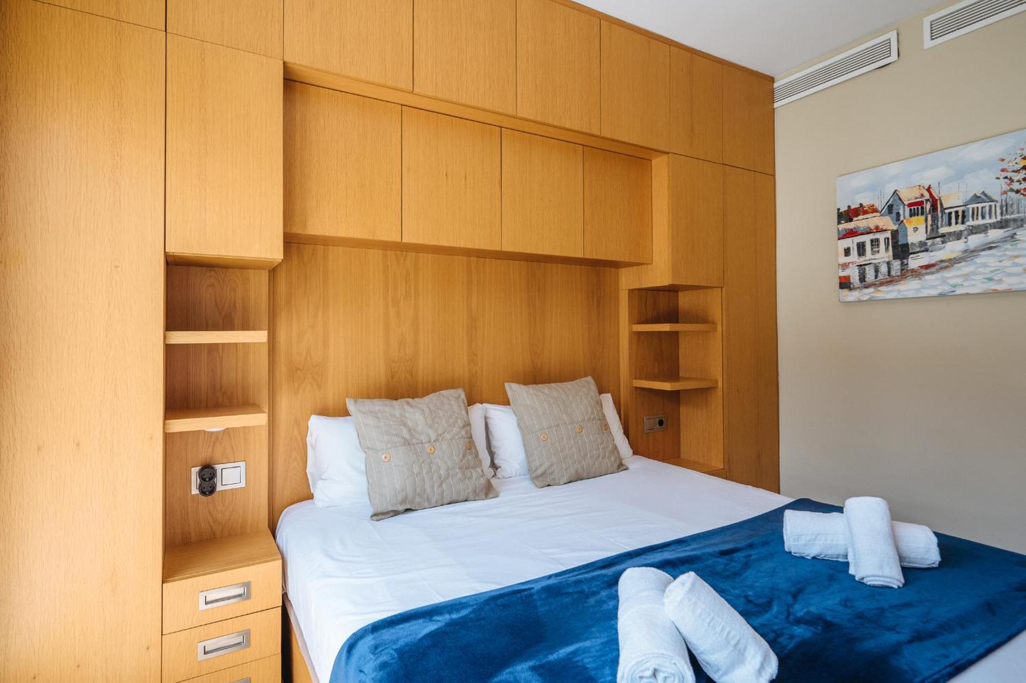 Elegant Duplex 3 Master Bedrooms And Private Apartment