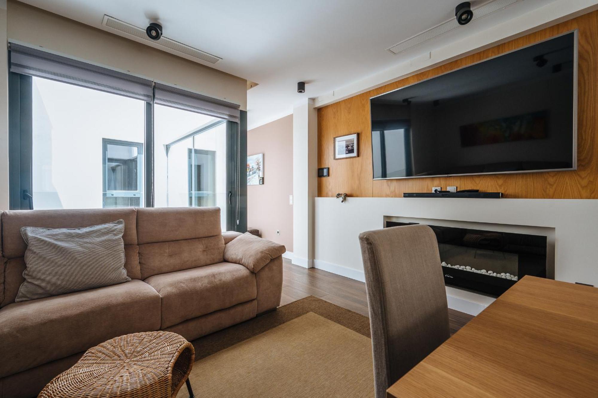 Apartment Elegant Duplex 3 Master Bedrooms And Private