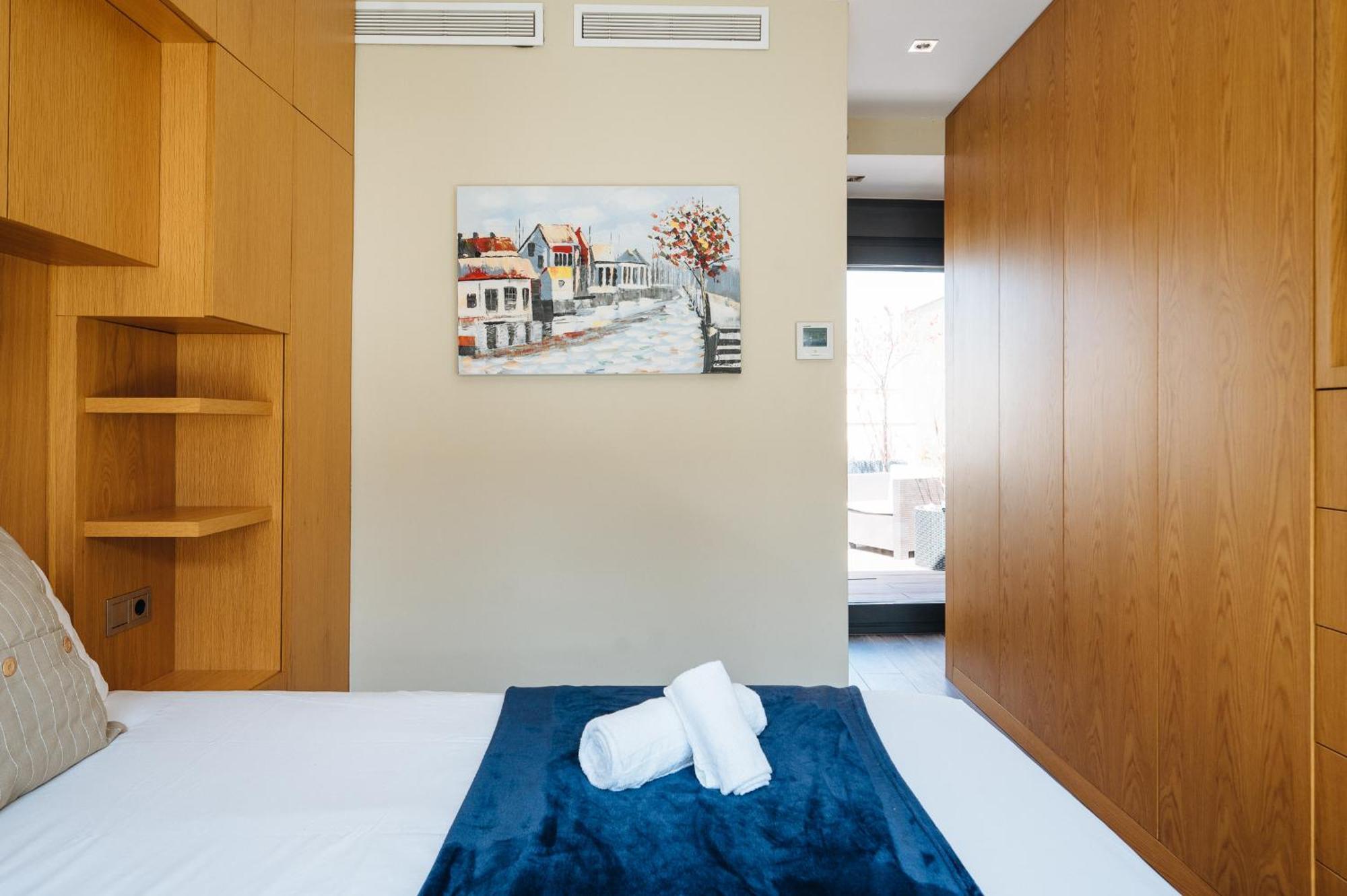 Elegant Duplex 3 Master Bedrooms And Private Seville