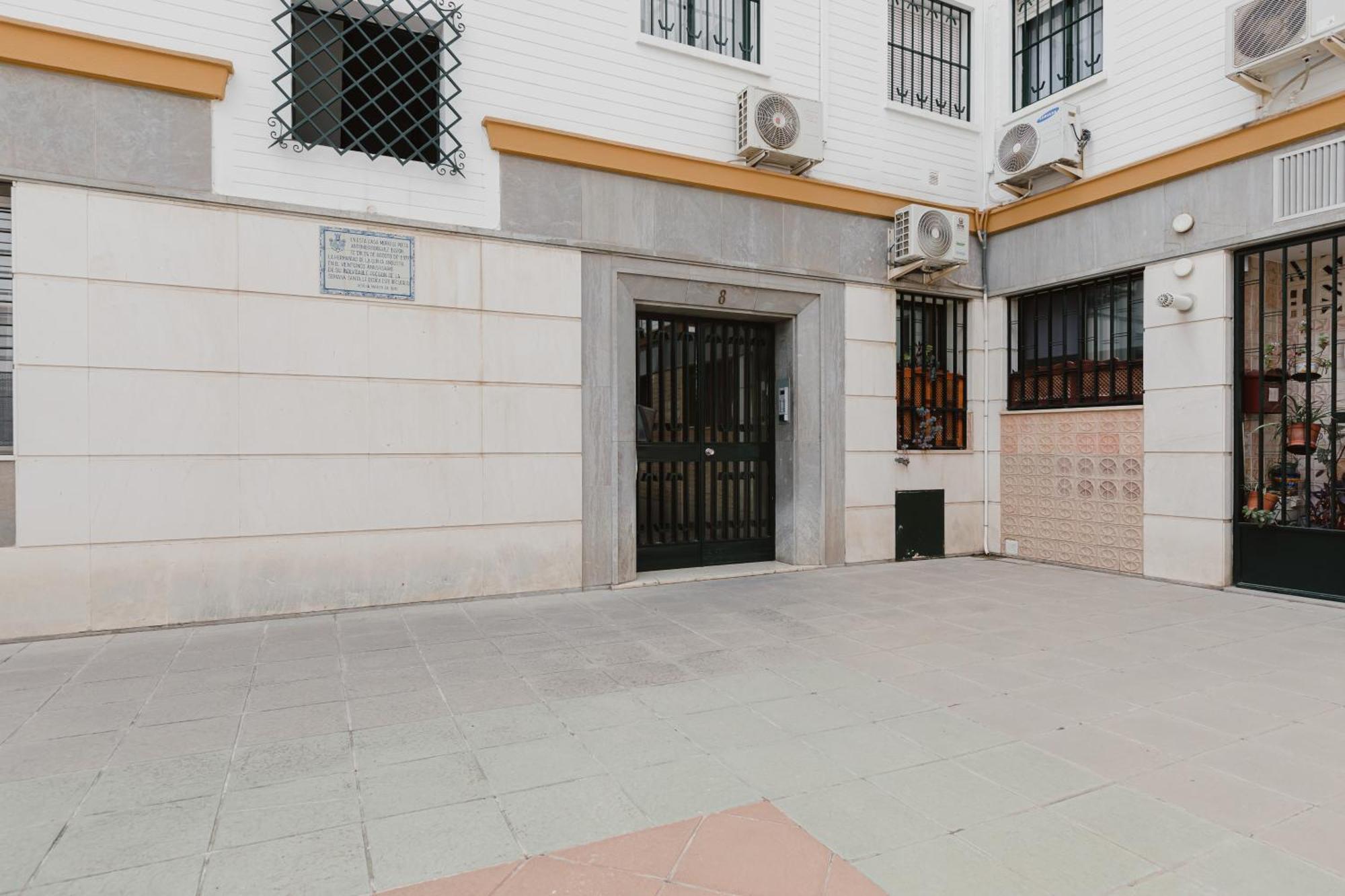 Quiet And Comfortable Fully Renovated Seville