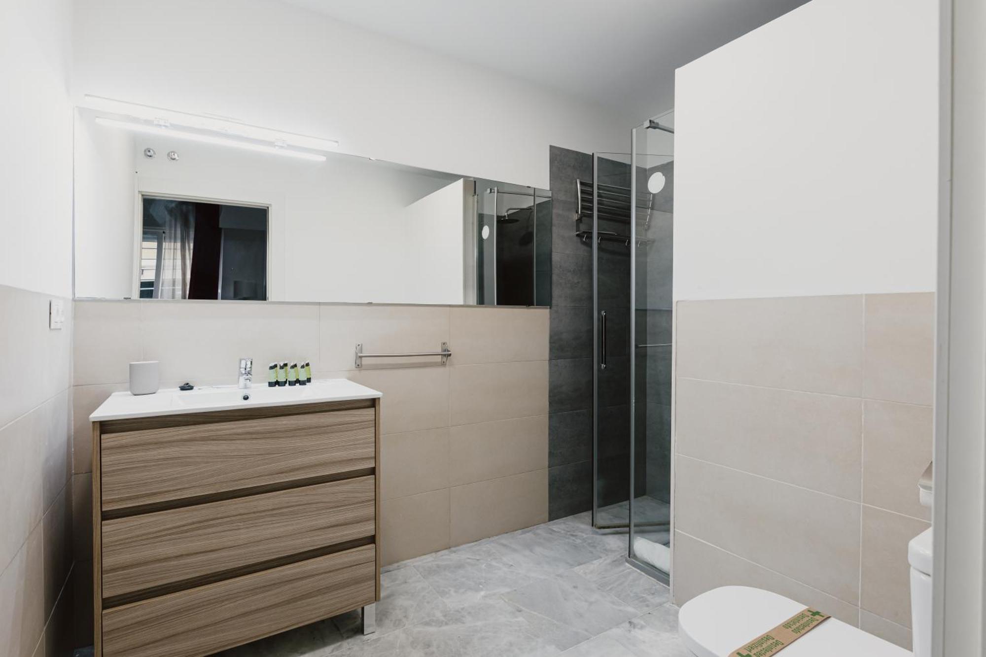 Quiet And Comfortable Fully Renovated