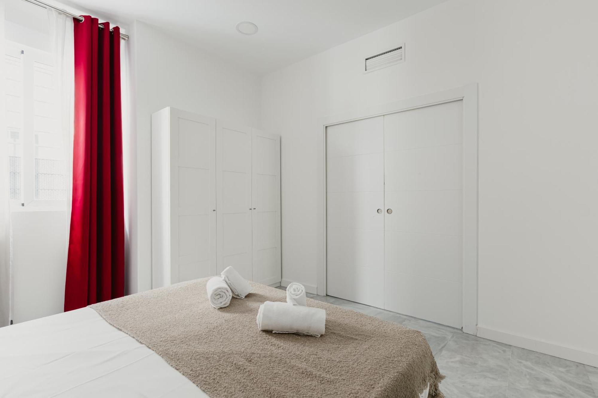 Quiet And Comfortable Fully Renovated Apartment *