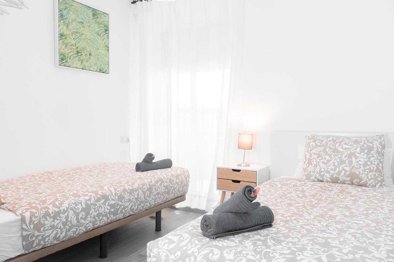 Old Town 3 Bedrooms 2 Bathrooms Wifi Apartment Seville