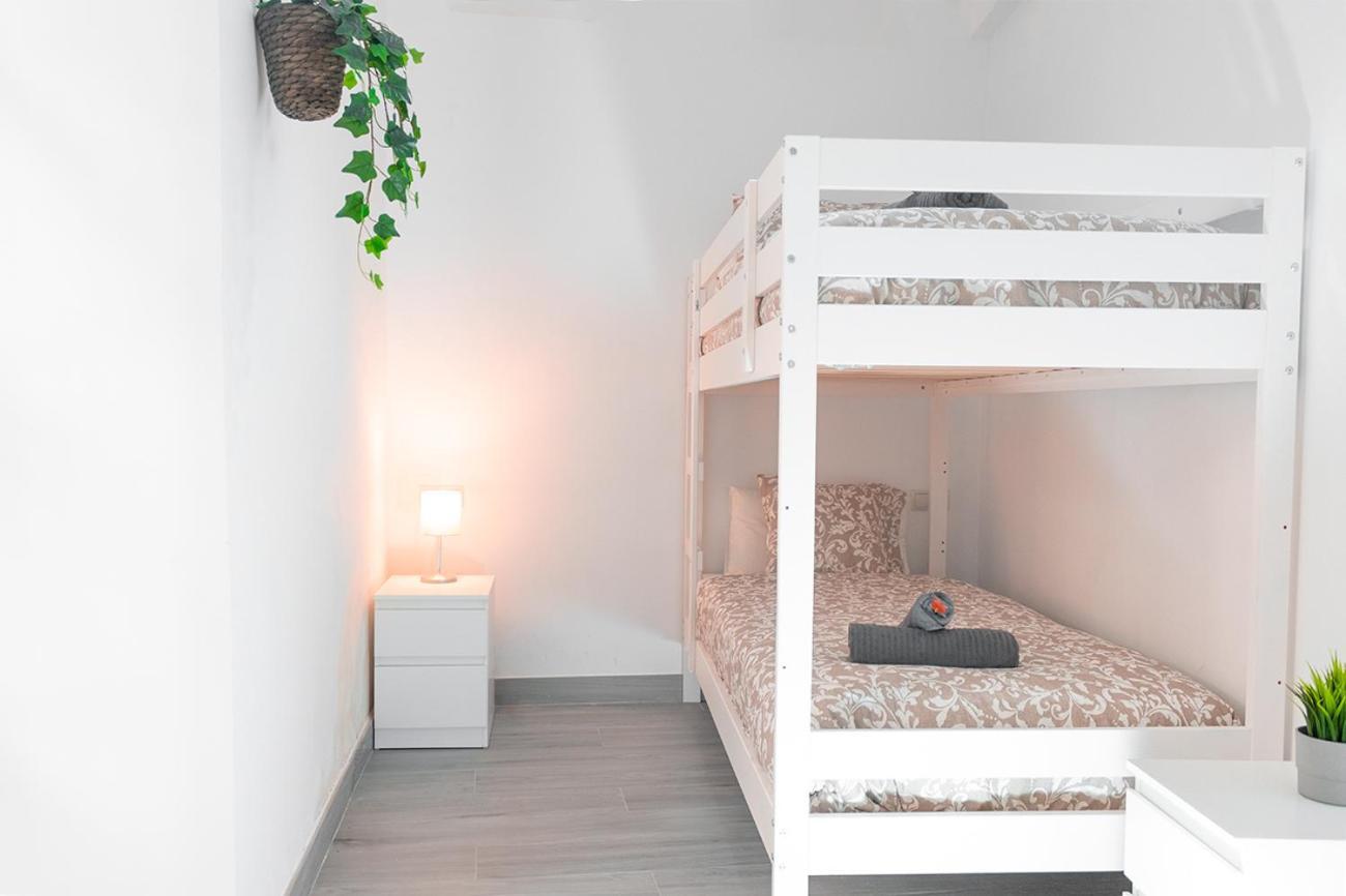 Old Town 3 Bedrooms 2 Bathrooms Wifi Apartment