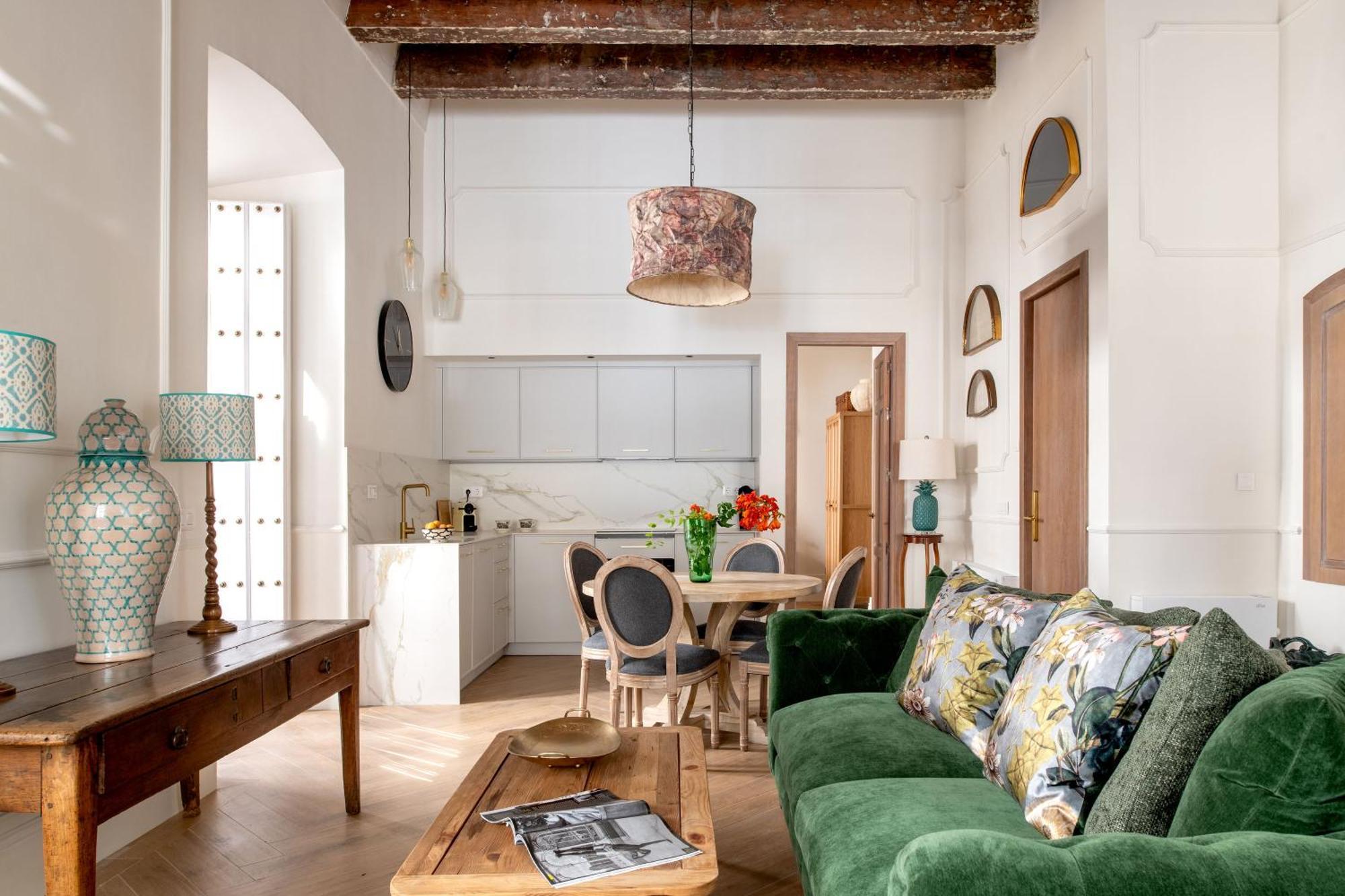 Casa Del Contratador By Epoca