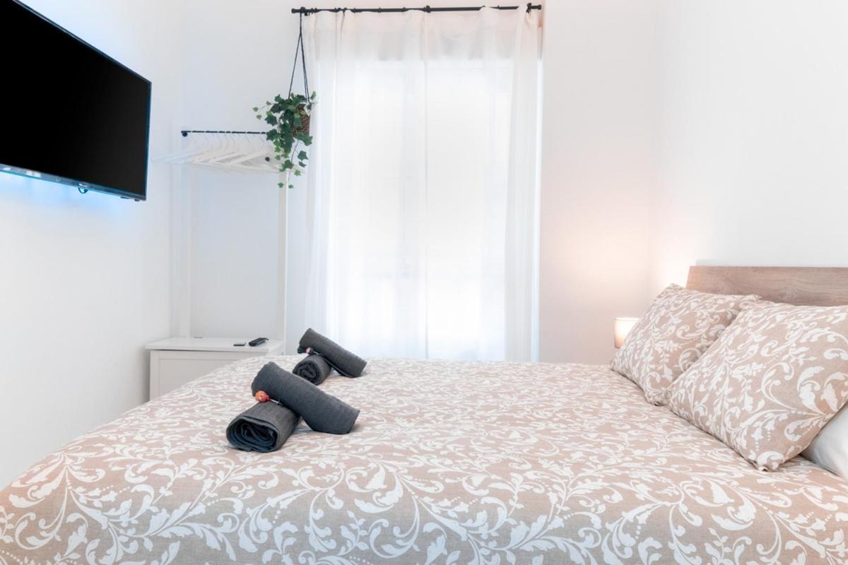 Downtown 3 Bedrooms, 1 Bathroom, Wifi *