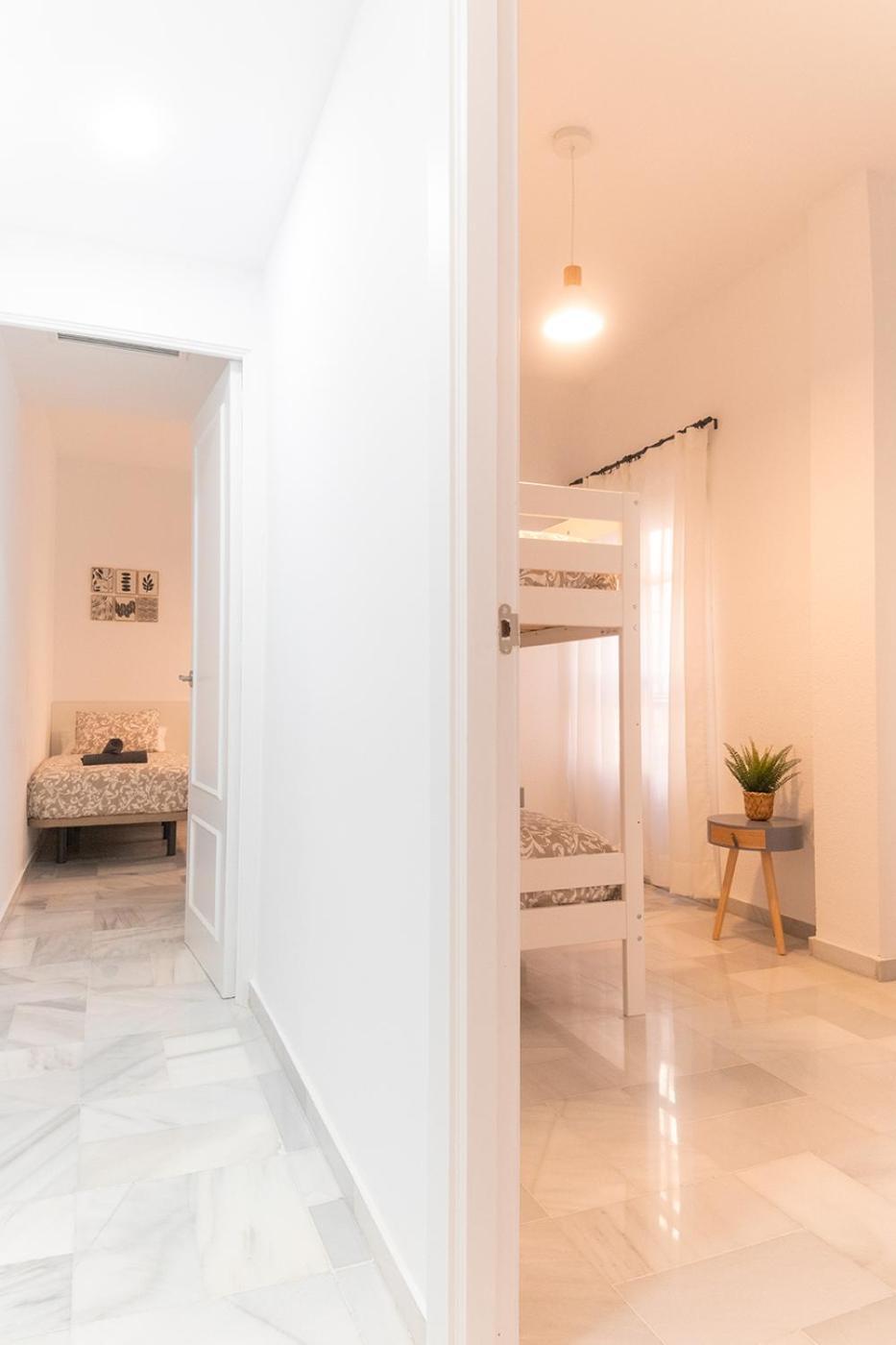 Apartment Downtown 3 Bedrooms, 1 Bathroom, Wifi Seville