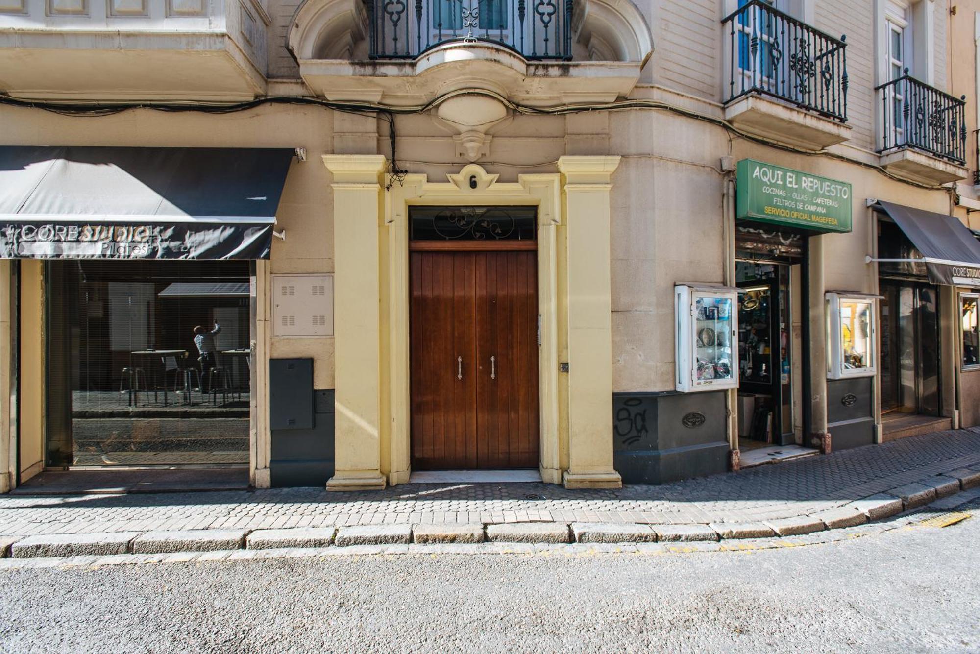 Hostly Orfila 3a-3b Exclusive Penthouse-center-fibre-parking Optional Apartment