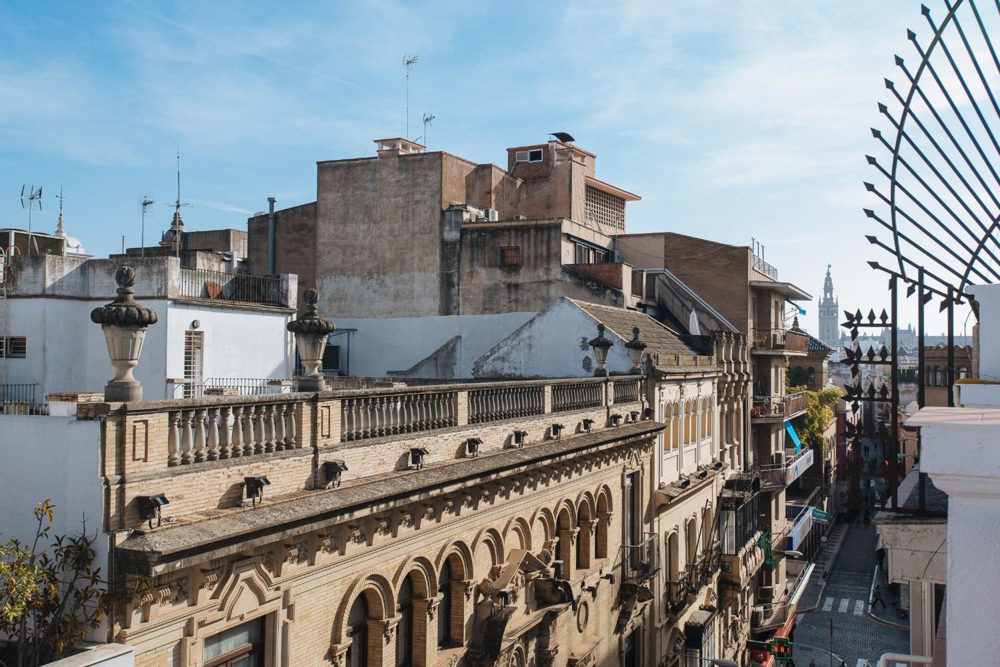 Hostly Orfila 3a-3b Exclusive Penthouse-center-fibre-parking Optional Apartment Seville