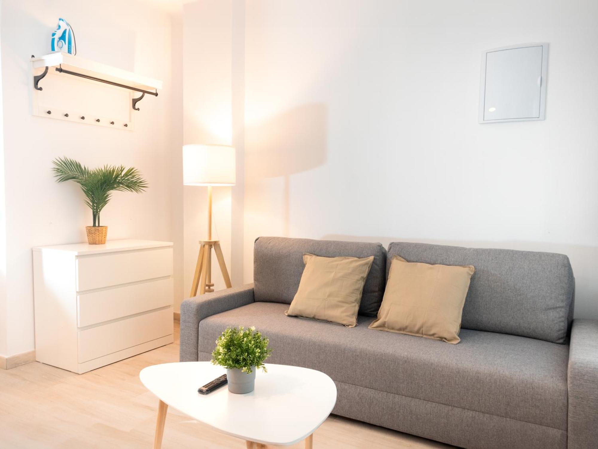 Estudio Con Jacuzzi Privado En El Barrio De Triana Apartment