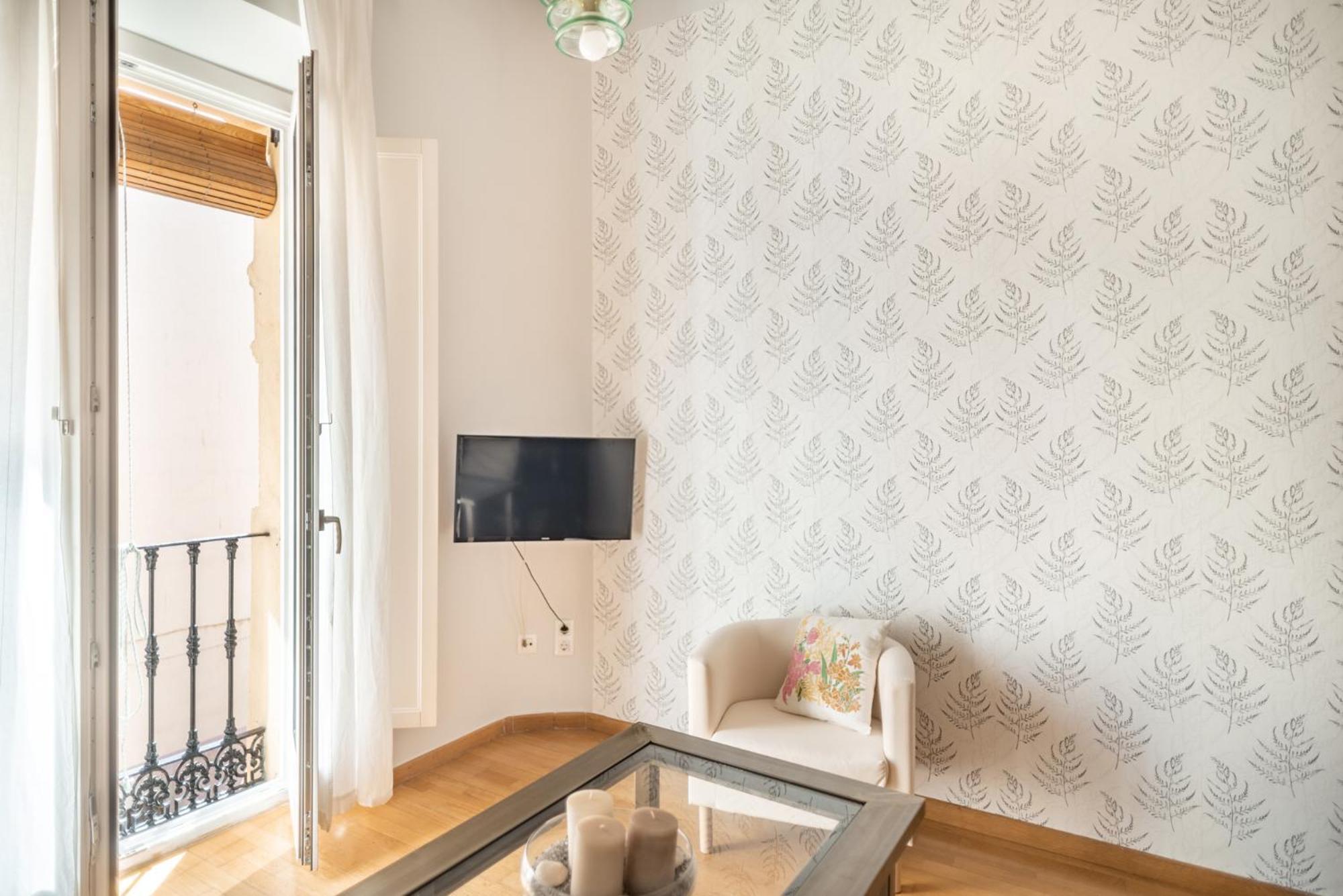 Apartment Beautiful And Bright- 1bd 1bth- Center