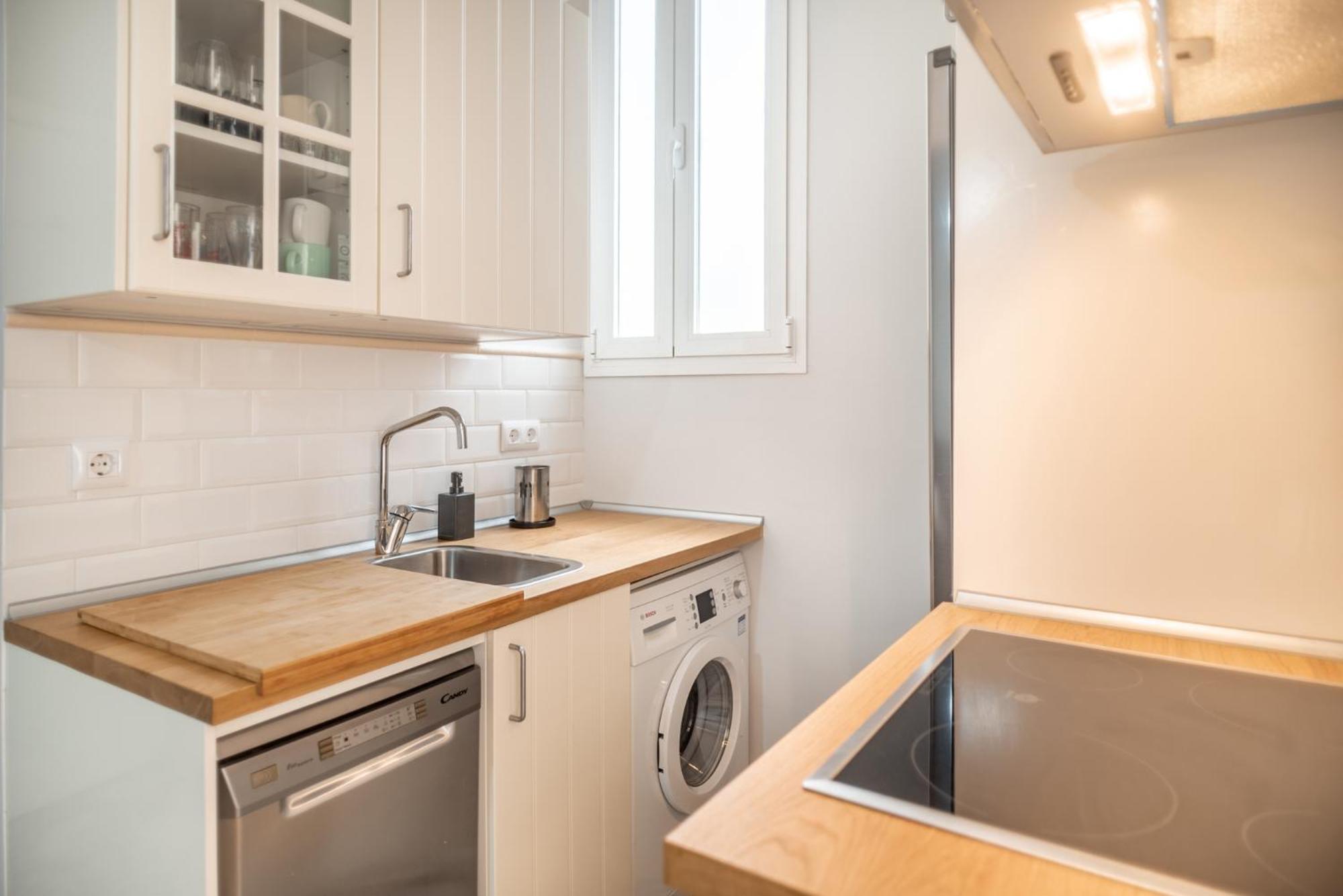 Beautiful And Bright- 1bd 1bth- Center * Seville