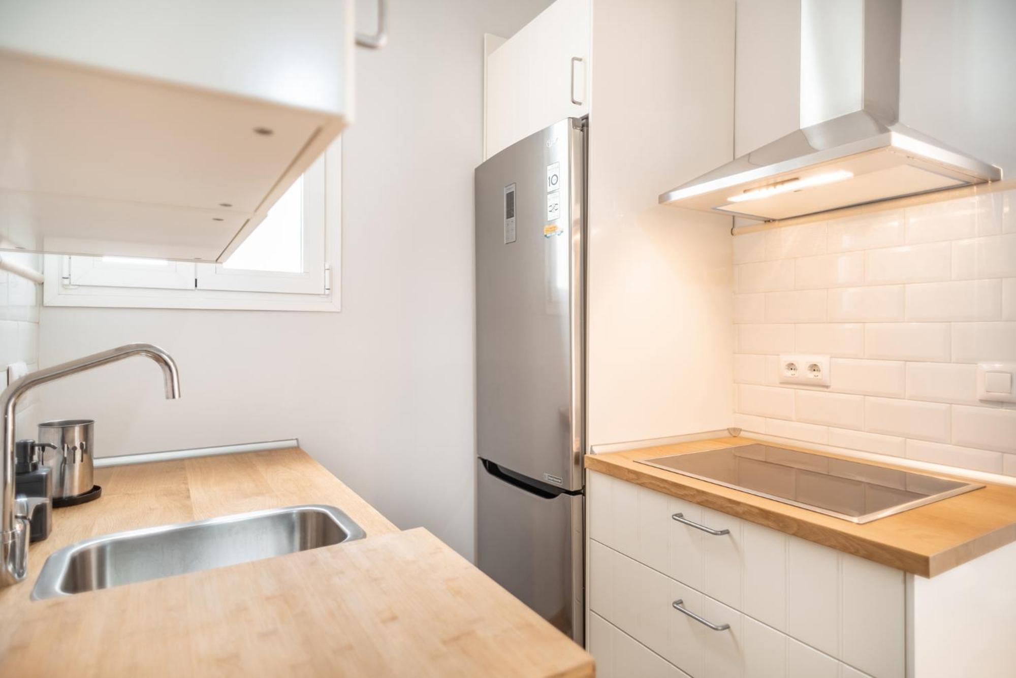 Apartment Beautiful And Bright- 1bd 1bth- Center *