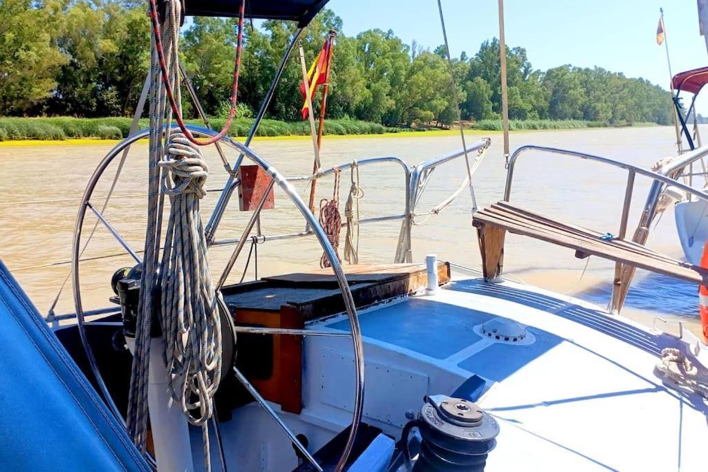 Botel Tu Casa Flotante En Sevilla! Barco En Alquiler En El Guadalquivir *