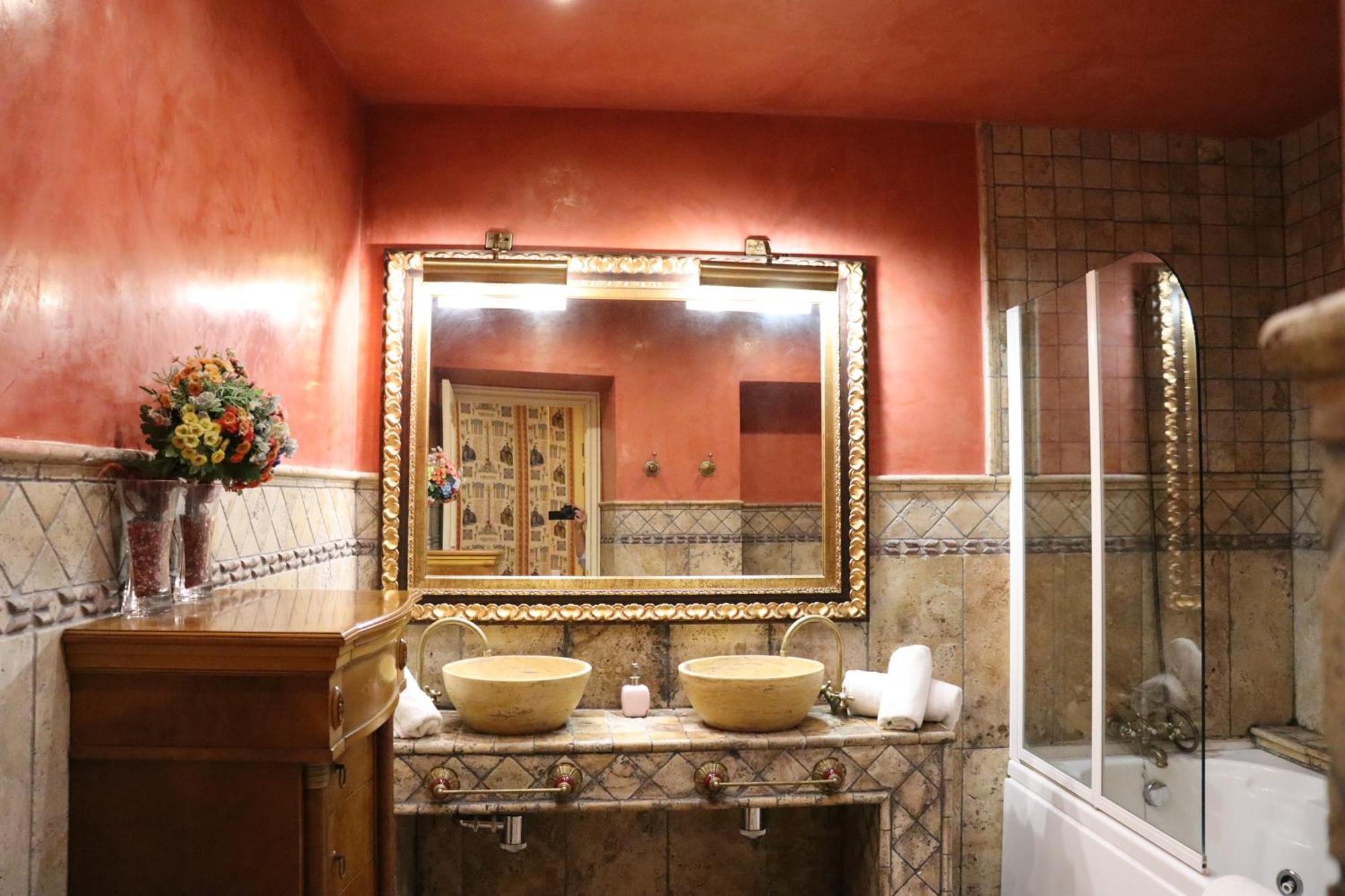 Plaza San Francisco Luxury Apartment Seville