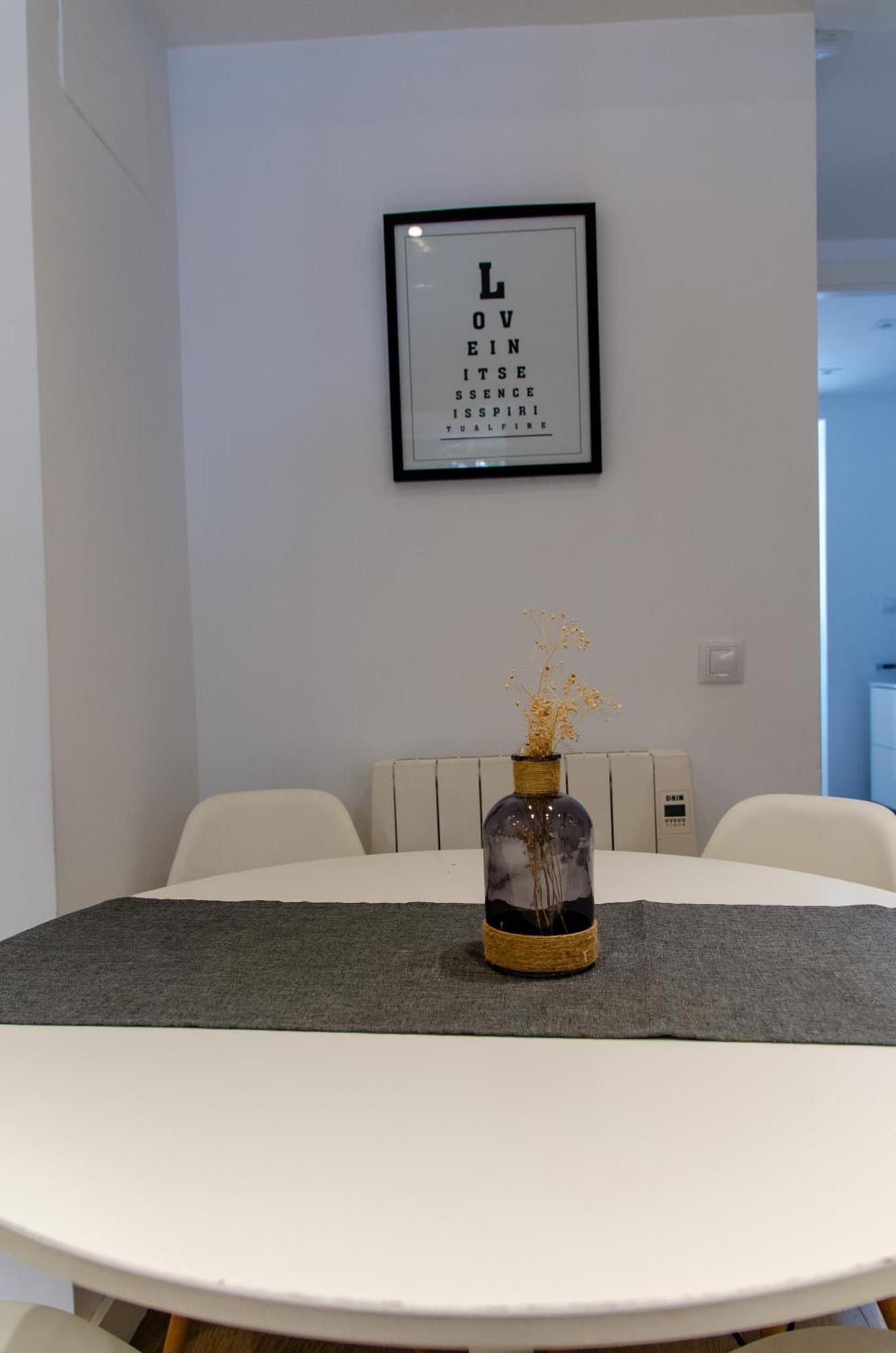 Apartment Moderno En Triana 2 Y Aire Acondicionado *