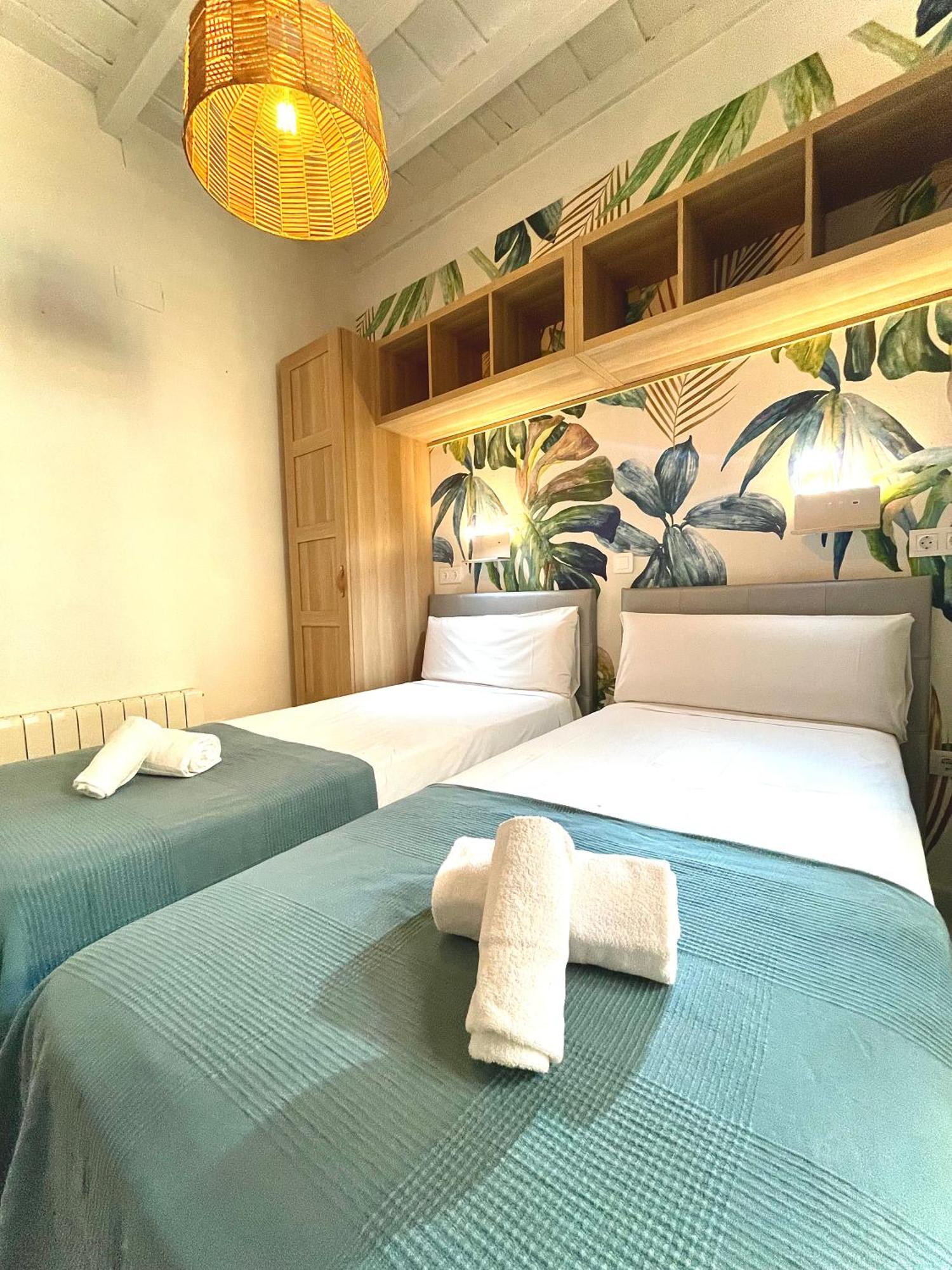 Villa House -rooftop&jacuzzi -stayinseville
