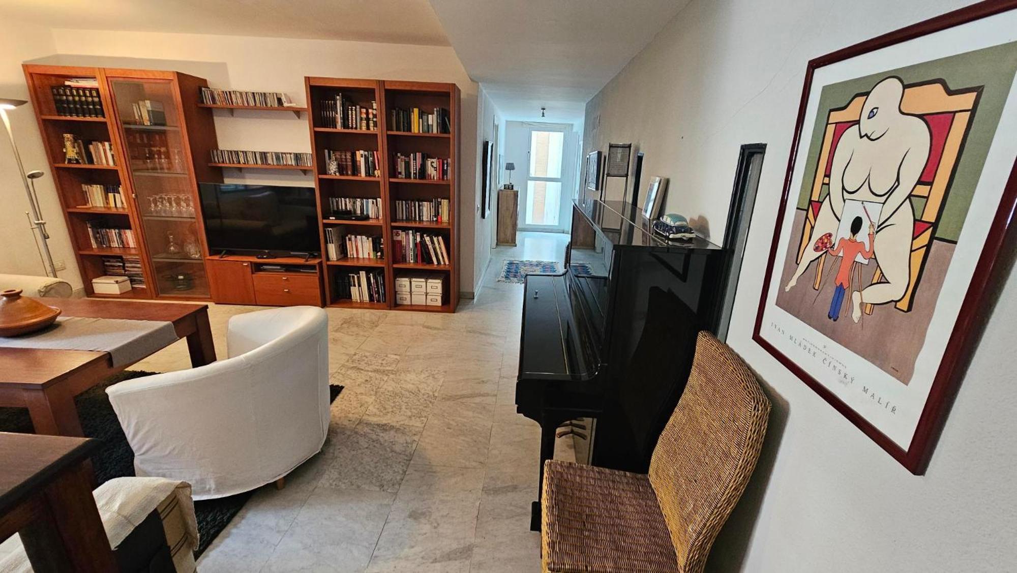 Centrally Located In Old Palace House Seville