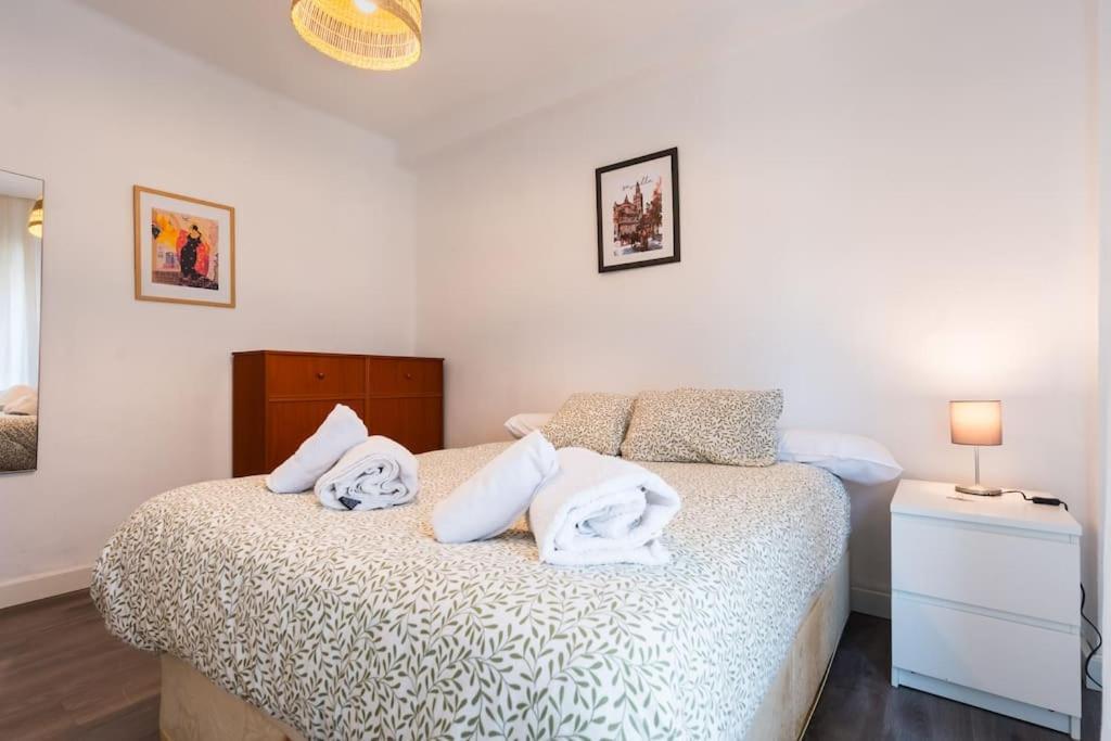 En Barrio Sevillano, Free Bus, Metro Apartment Seville