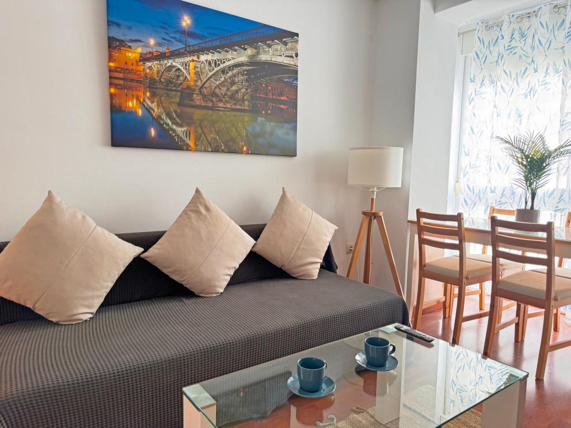 Triana Luxury Numancia Apartment
