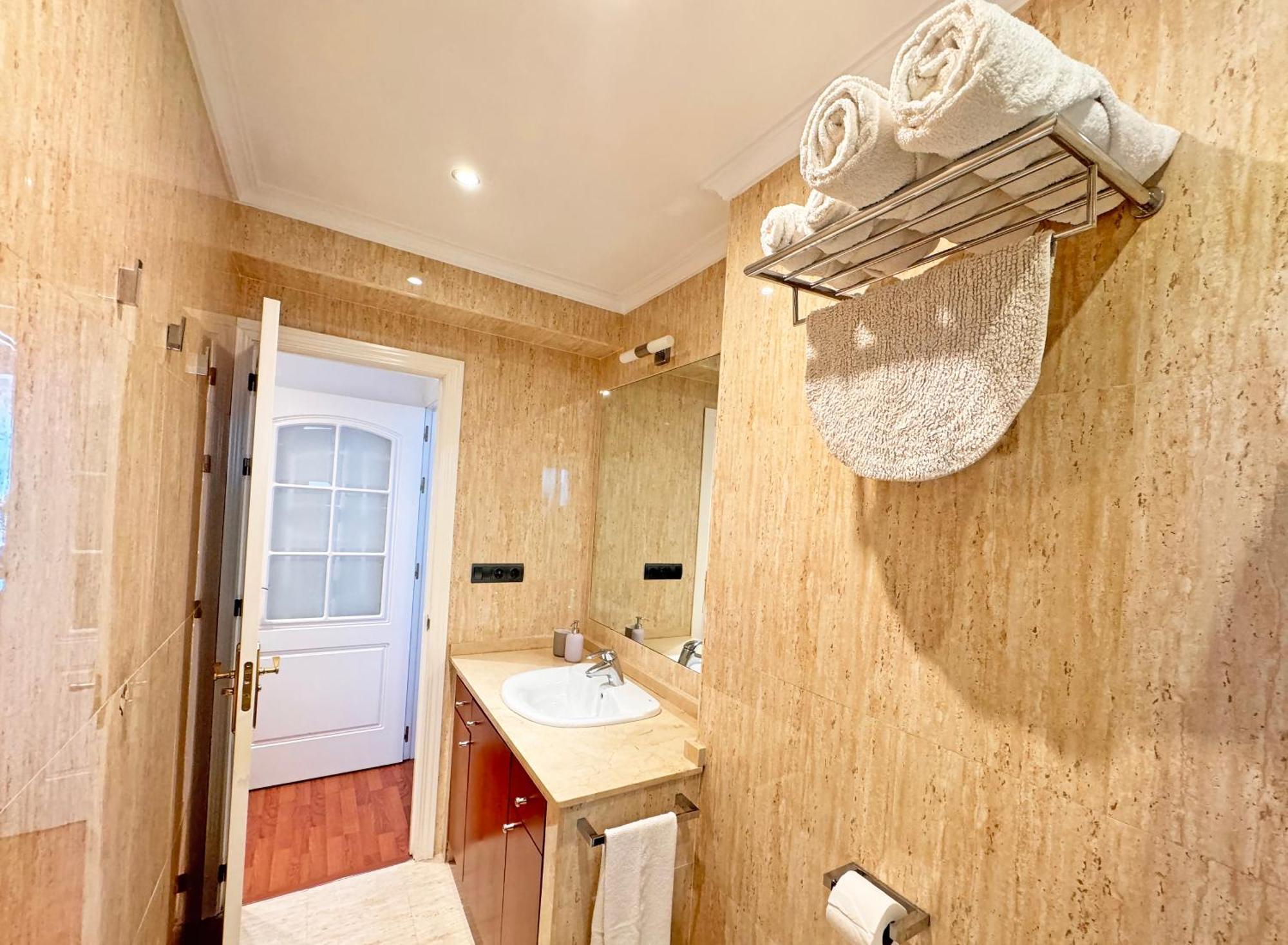 Triana Luxury Numancia Seville