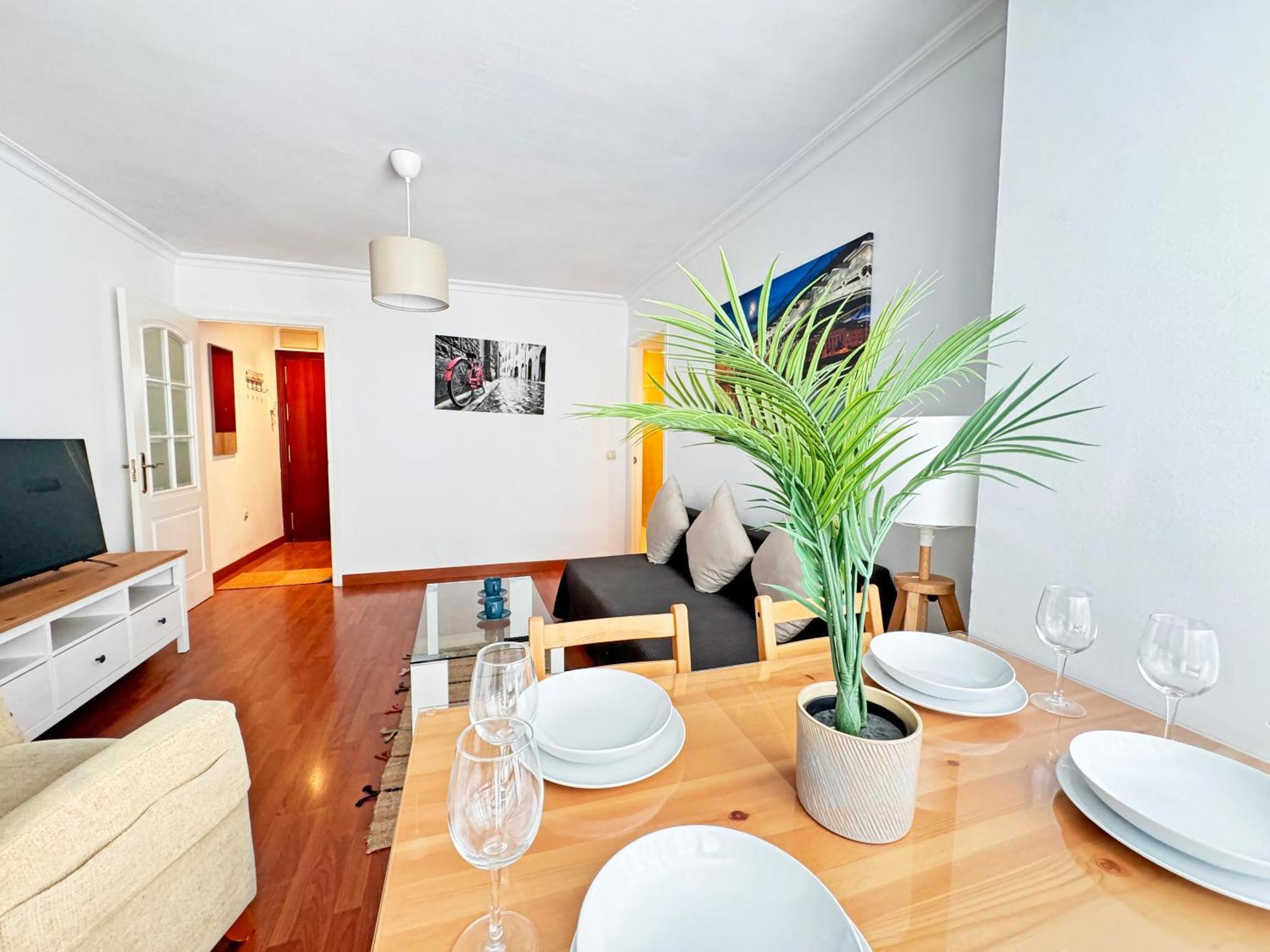 Triana Luxury Numancia Apartment *