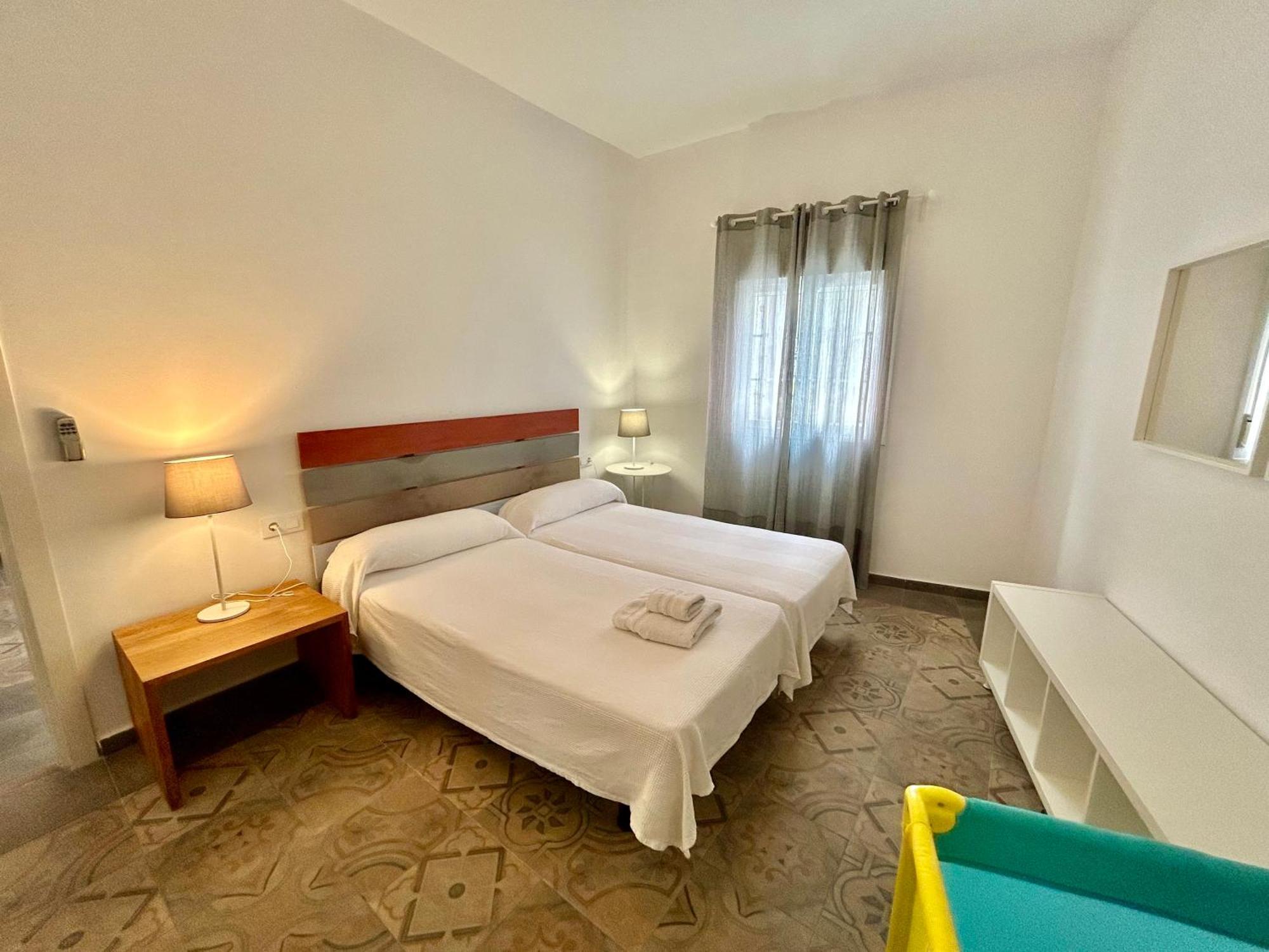 Acogedor 8pax 4bdr 2bth - Cozyhomesevilla1 Apartment *
