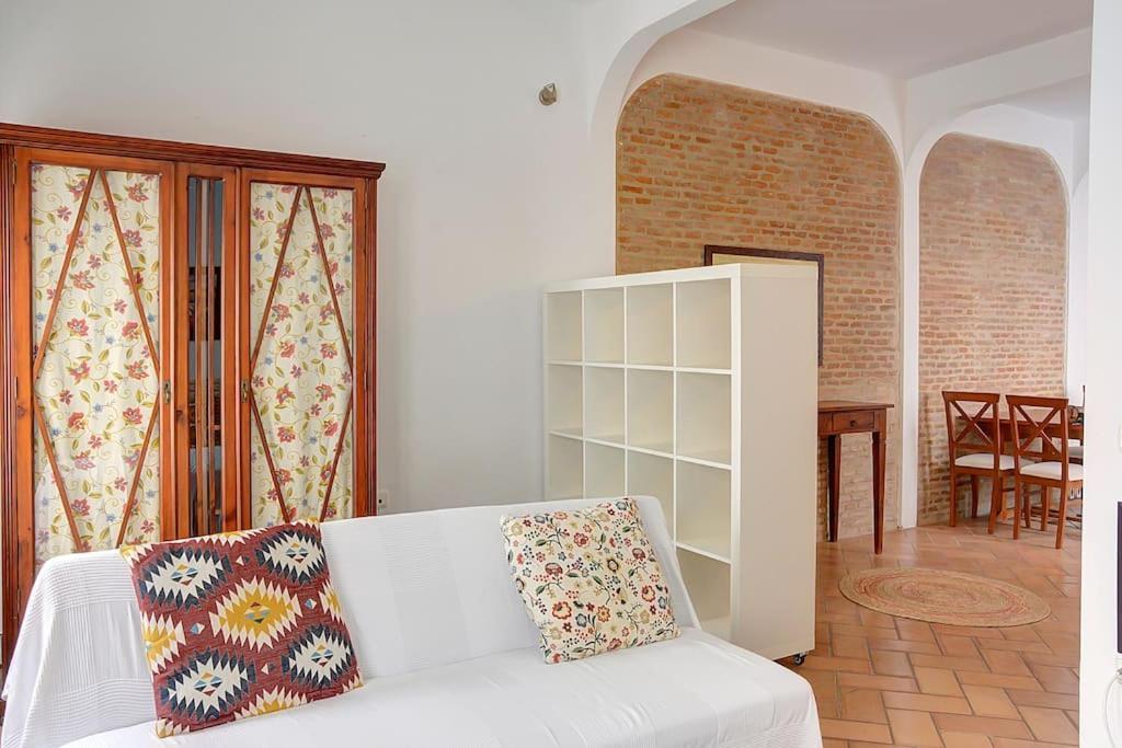 El Prado Apartment *