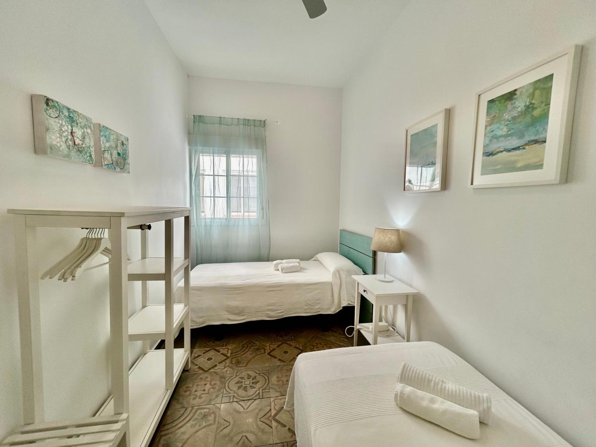 Acogedor 8pax 4bdr 2bth - Cozyhomesevilla1 Apartment *