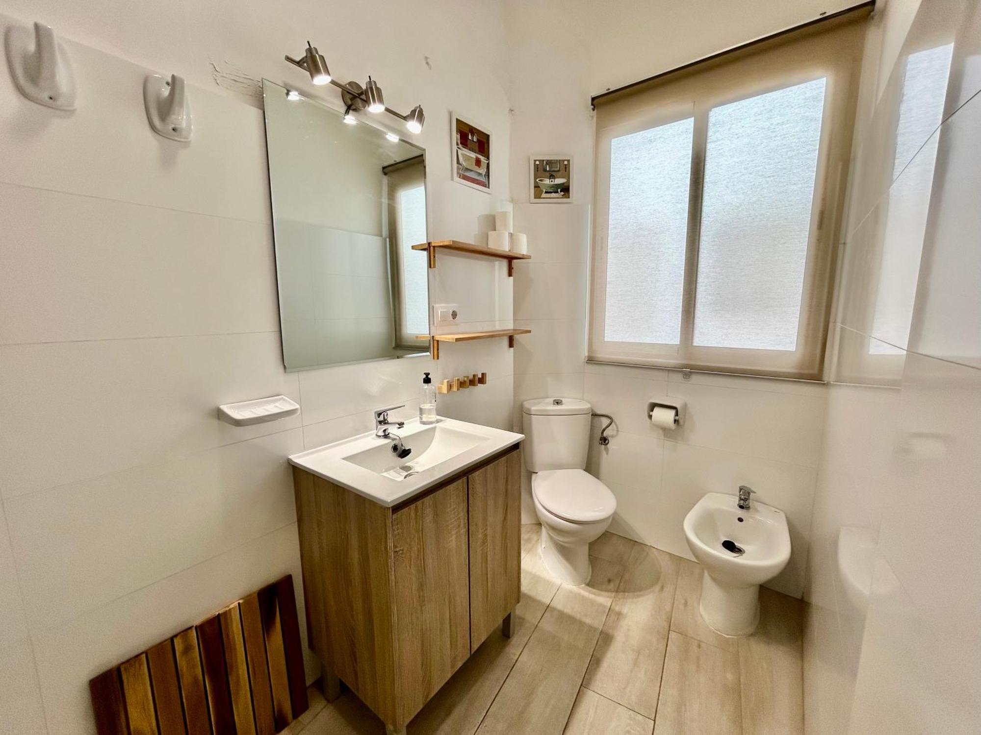 Acogedor 8pax 4bdr 2bth- Cozyhomesevilla2 Apartment