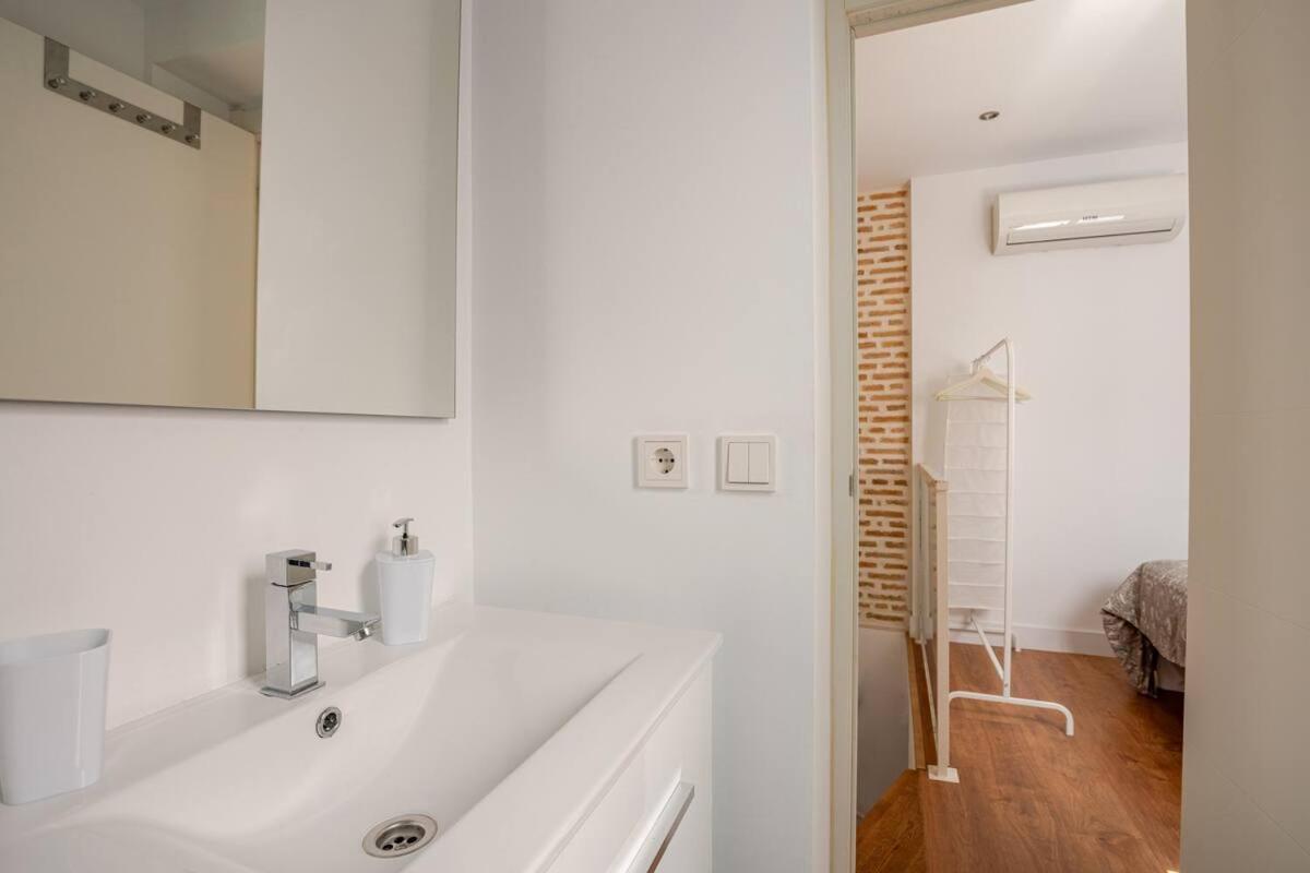 Beautiful Ground Floor Duplex In The Heart Of *