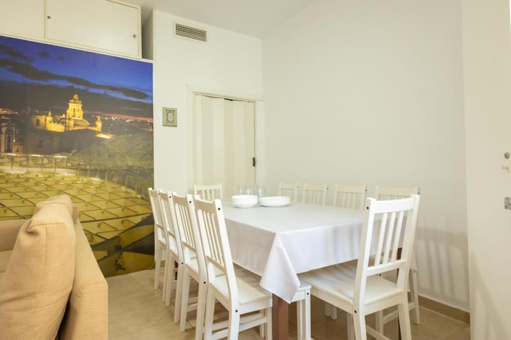 Apartment Plaza Nueva By Valcambre Seville