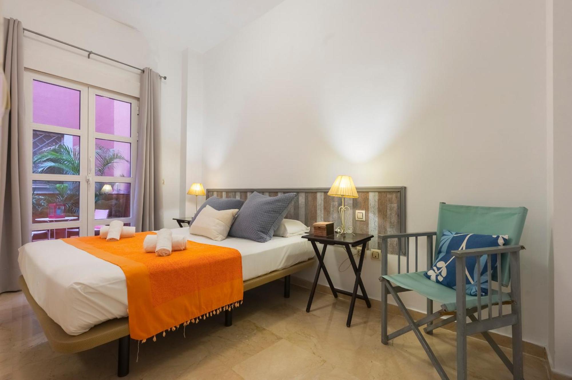 Comfortable Functional - Center - Train Station Apartment *