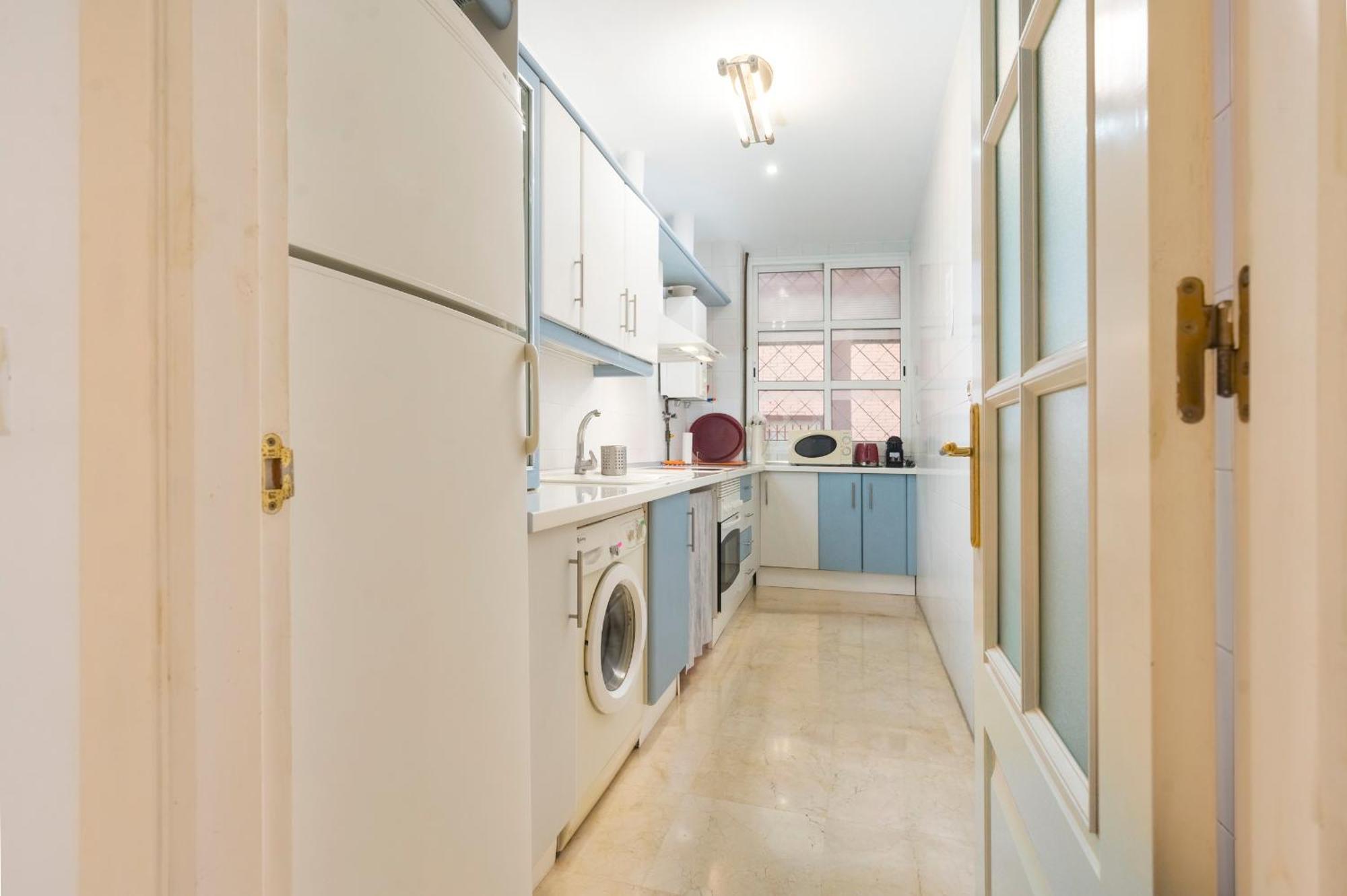 Comfortable Functional - Center - Train Station Apartment