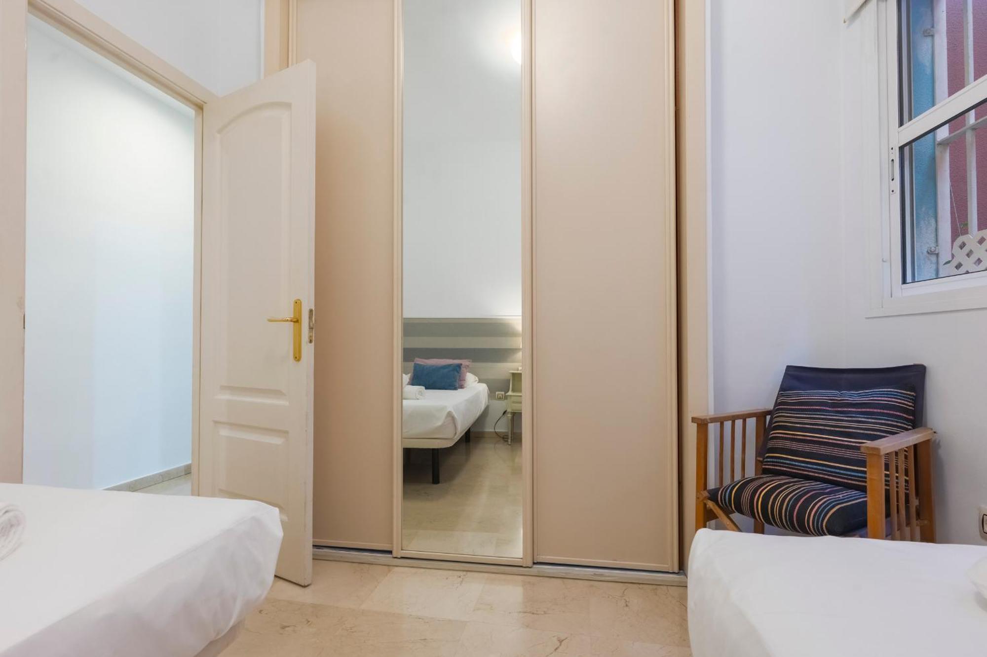 Comfortable Functional - Center - Train Station Apartment *