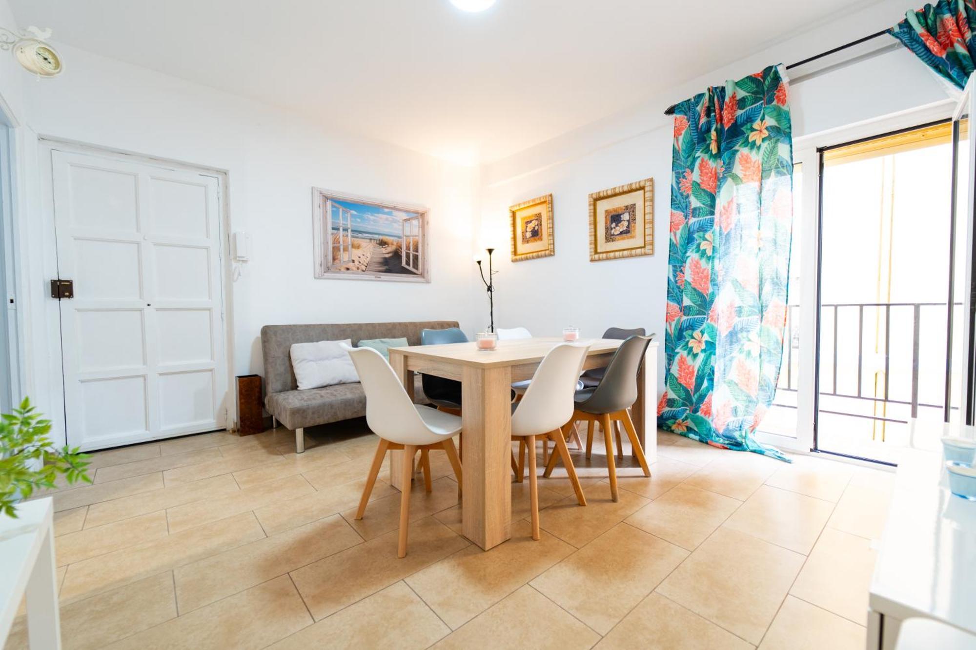 Dean Lopez Luxury Apartment