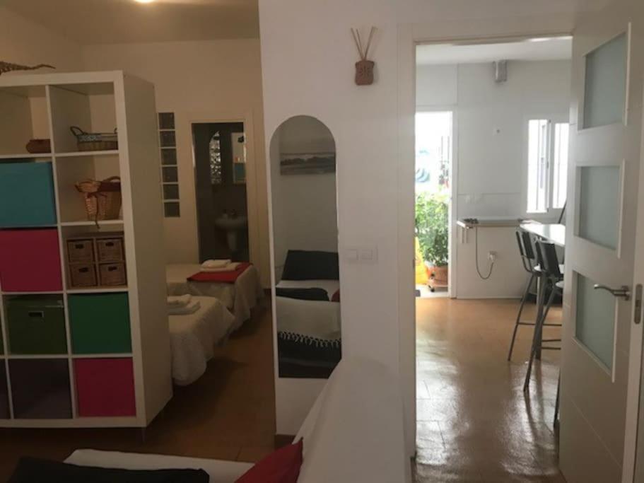 Quite In The Center Apartment *