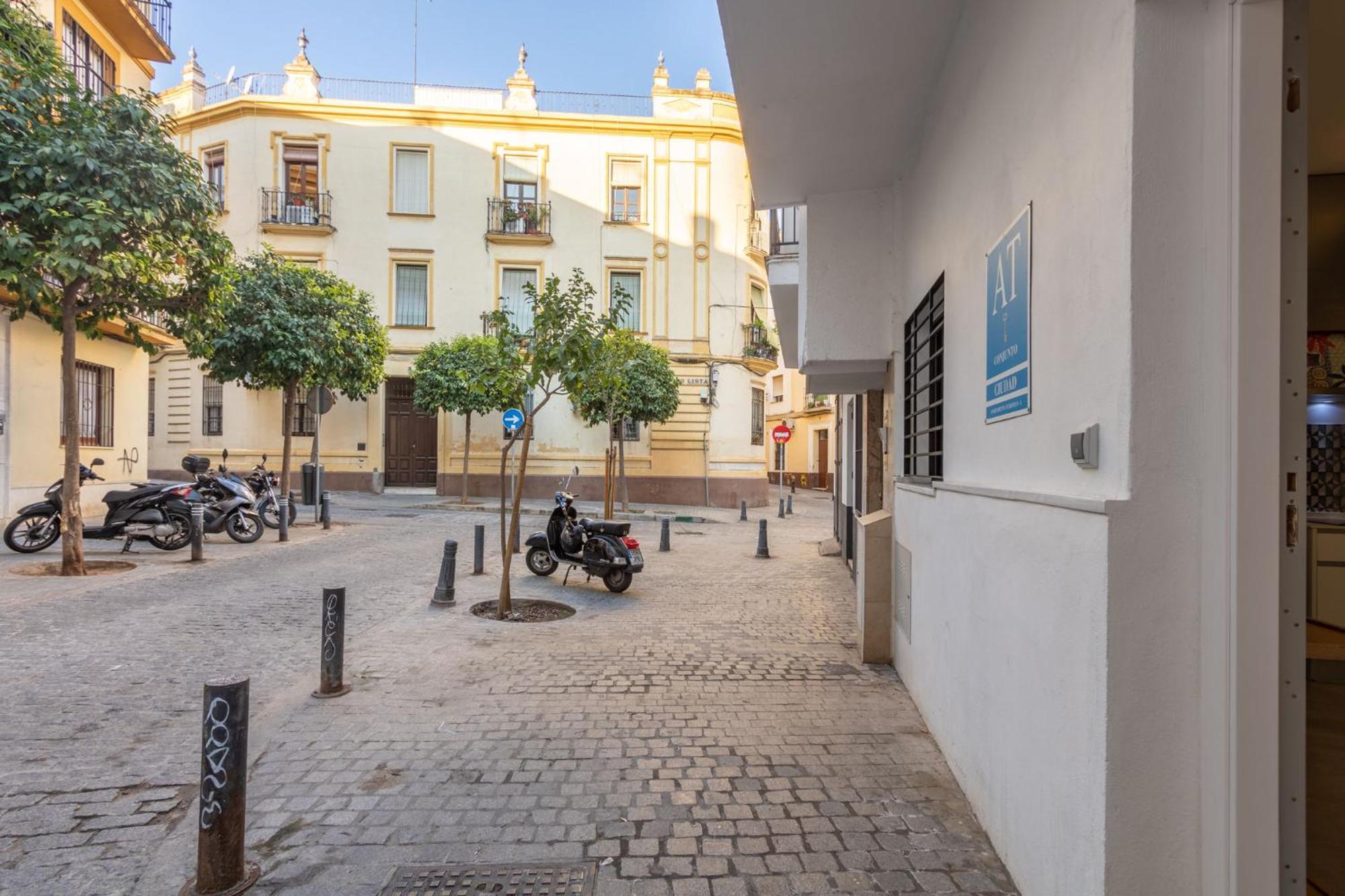 Nine O'clock Castellar By Valcambre Apartment